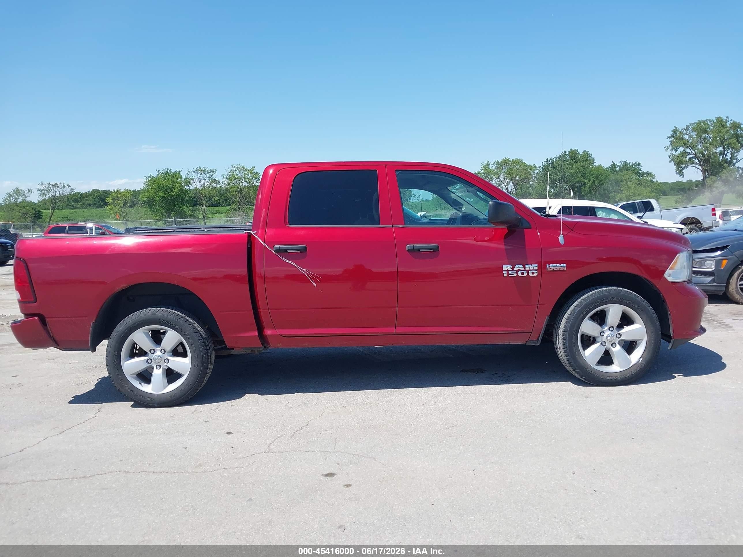 2013 Ram 1500 Express Red vin: 1C6RR7KT2DS648454