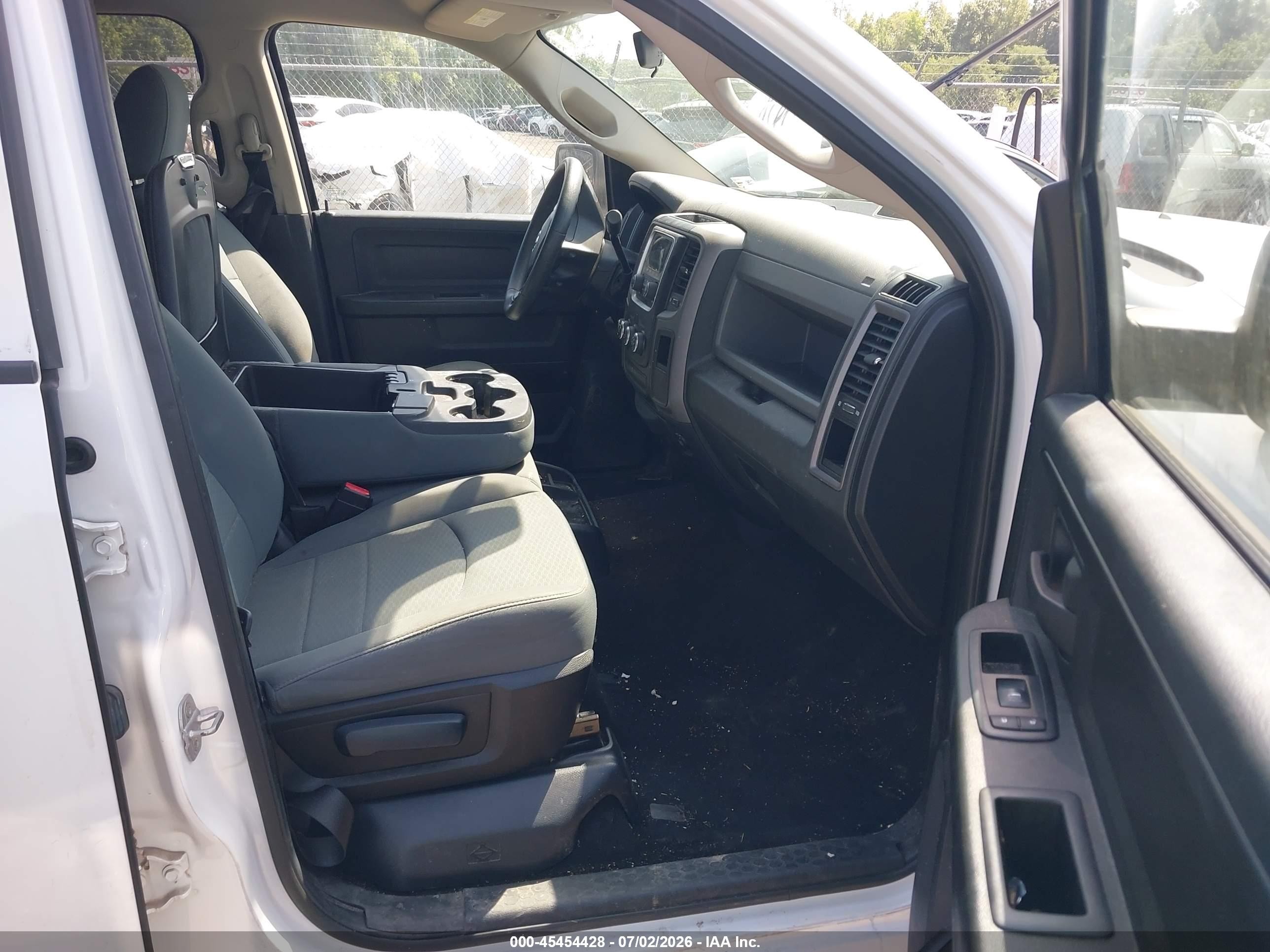 2013 Ram 1500 Express White vin: 1C6RR7KT2DS683074