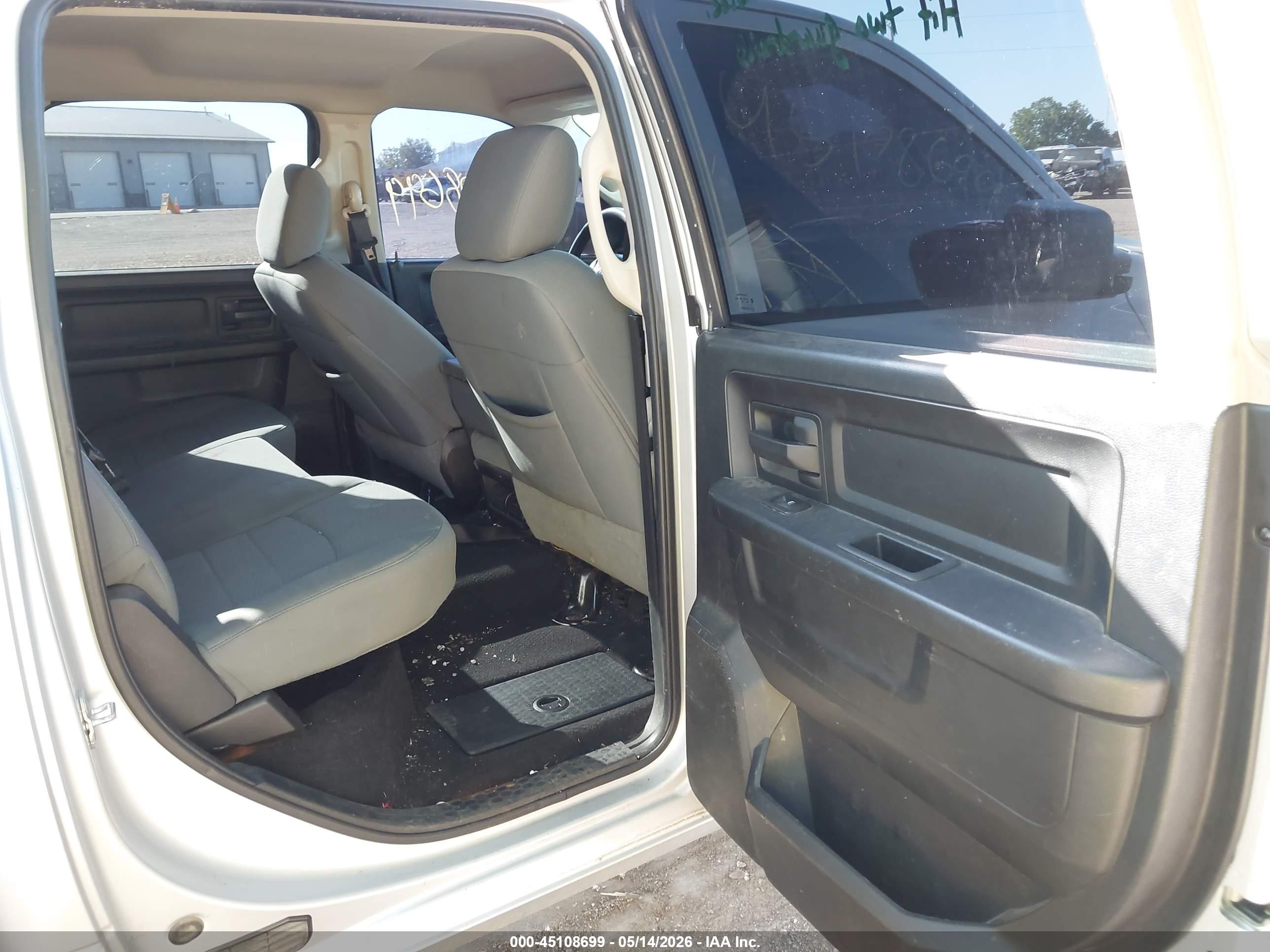 2014 Ram 1500 Express Silver vin: 1C6RR7KT2ES107860