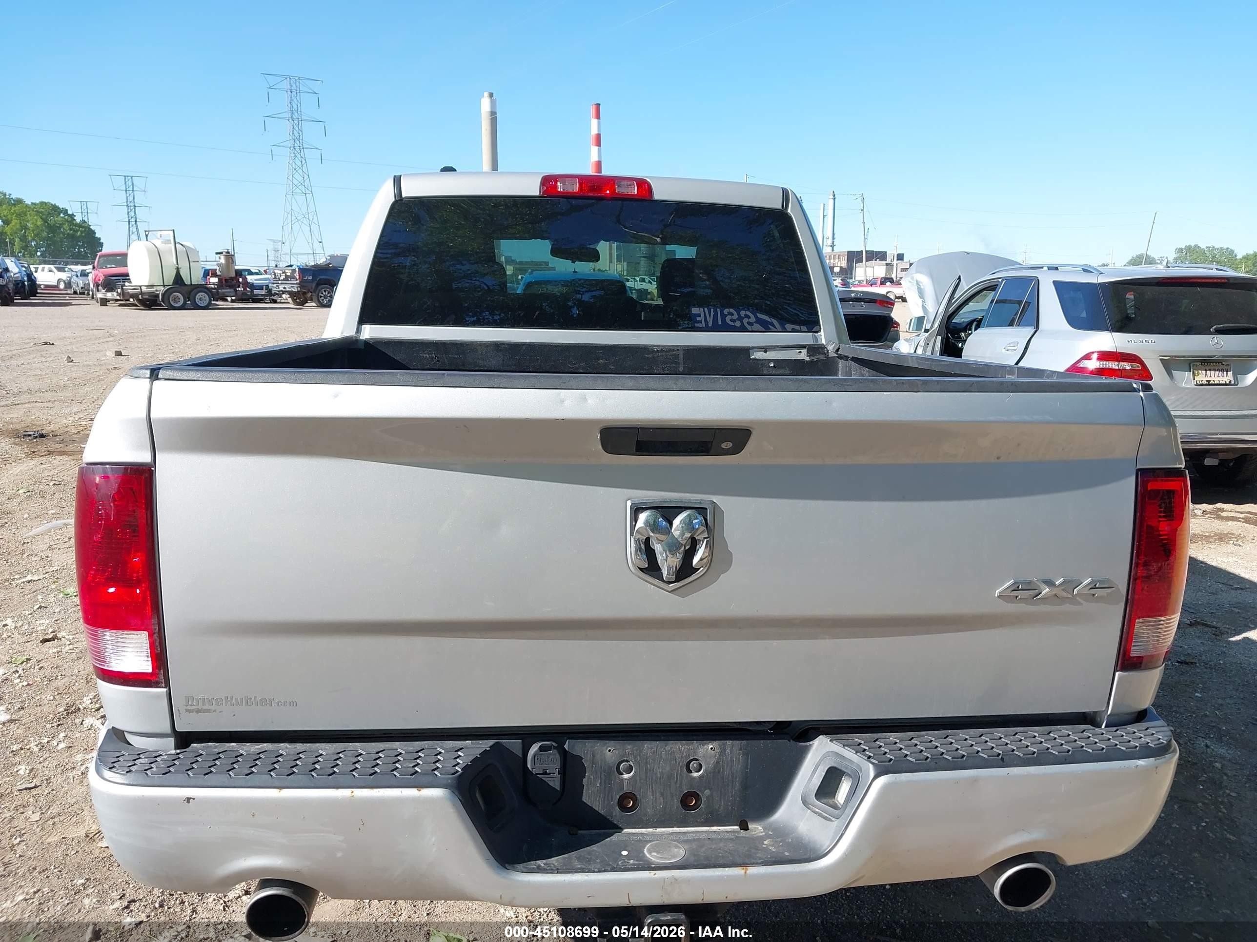 2014 Ram 1500 Express Silver vin: 1C6RR7KT2ES107860