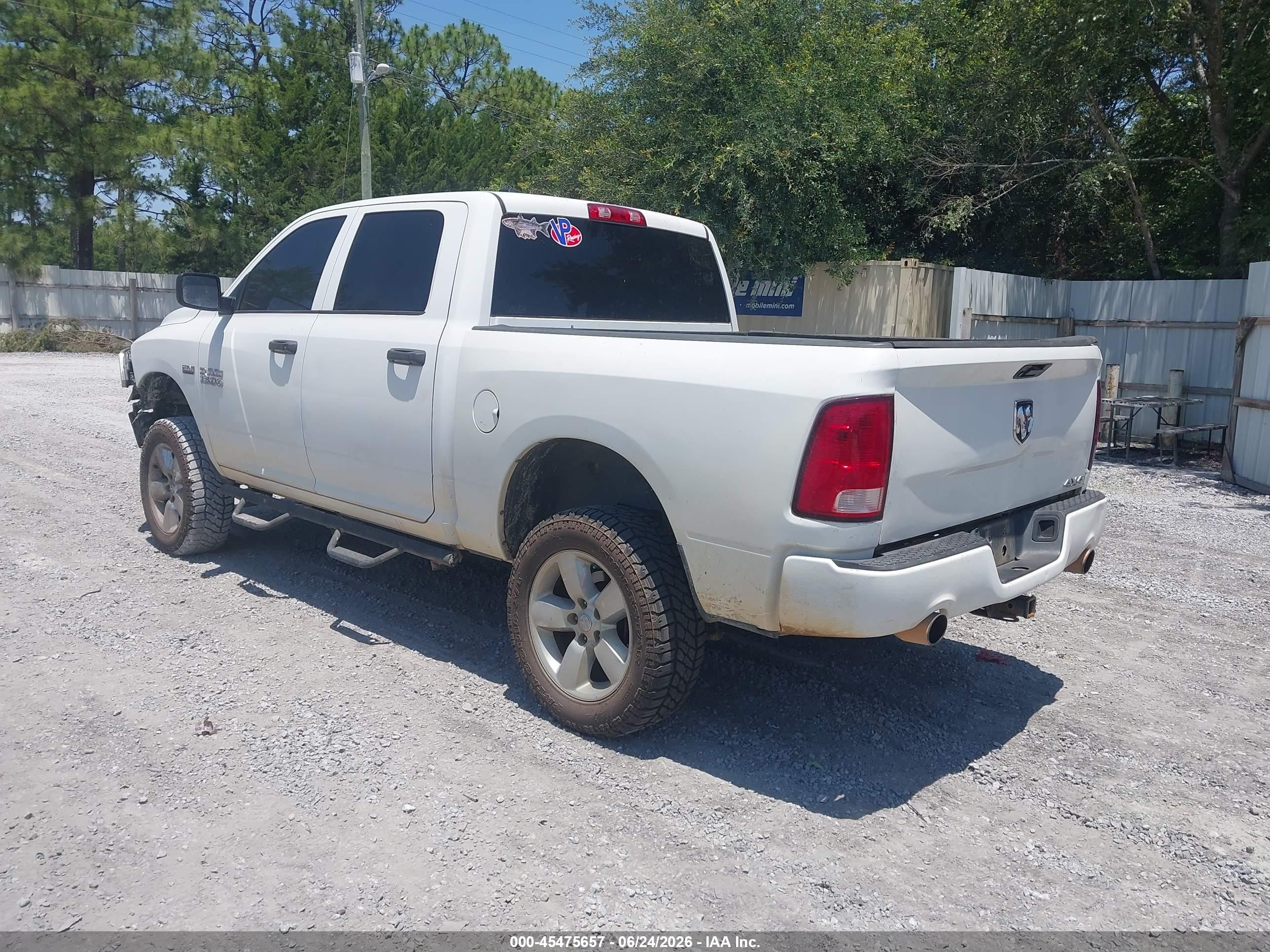 2015 Ram 1500 Express White vin: 1C6RR7KT2FS598366