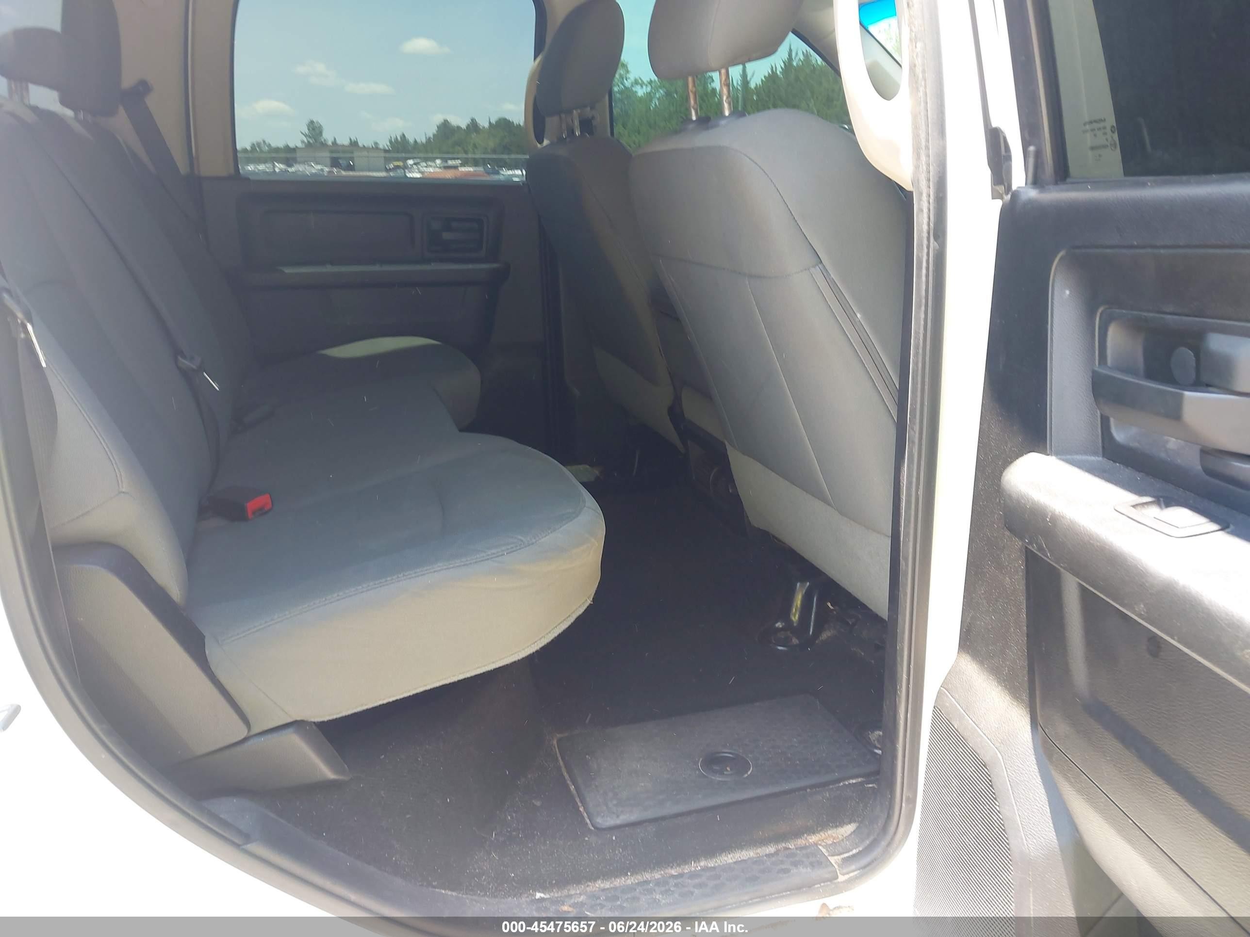 2015 Ram 1500 Express White vin: 1C6RR7KT2FS598366