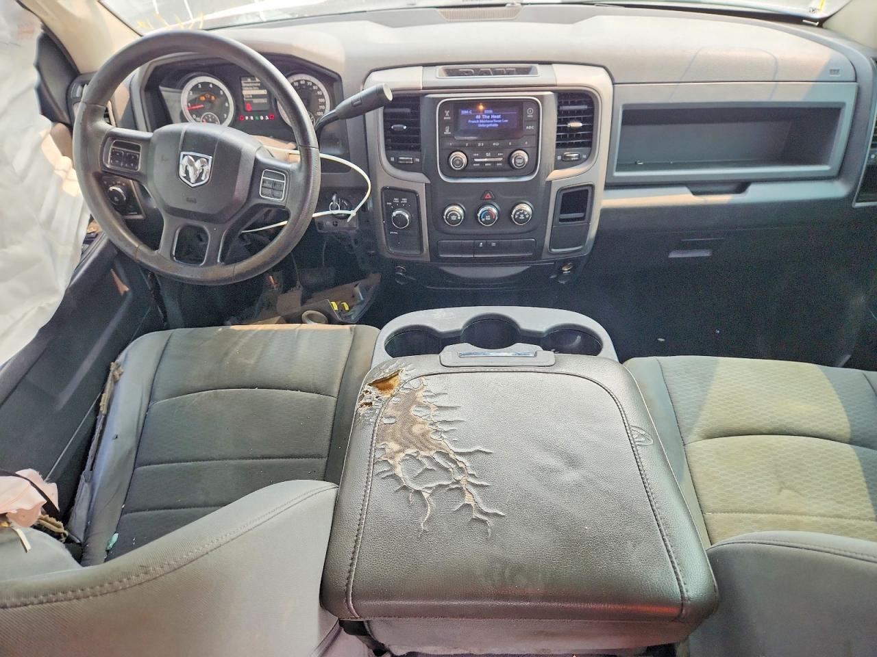 2014 Ram 1500 St Red vin: 1C6RR7KT3ES142827