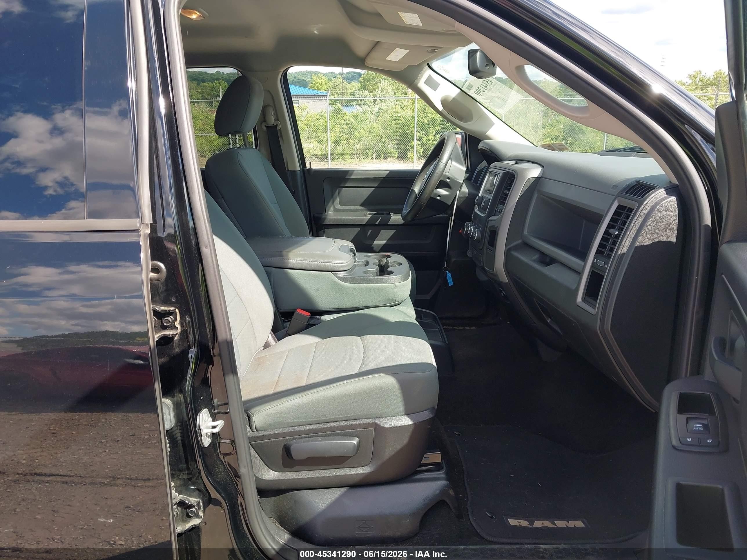 2015 Ram 1500 Express Black vin: 1C6RR7KT3FS588302