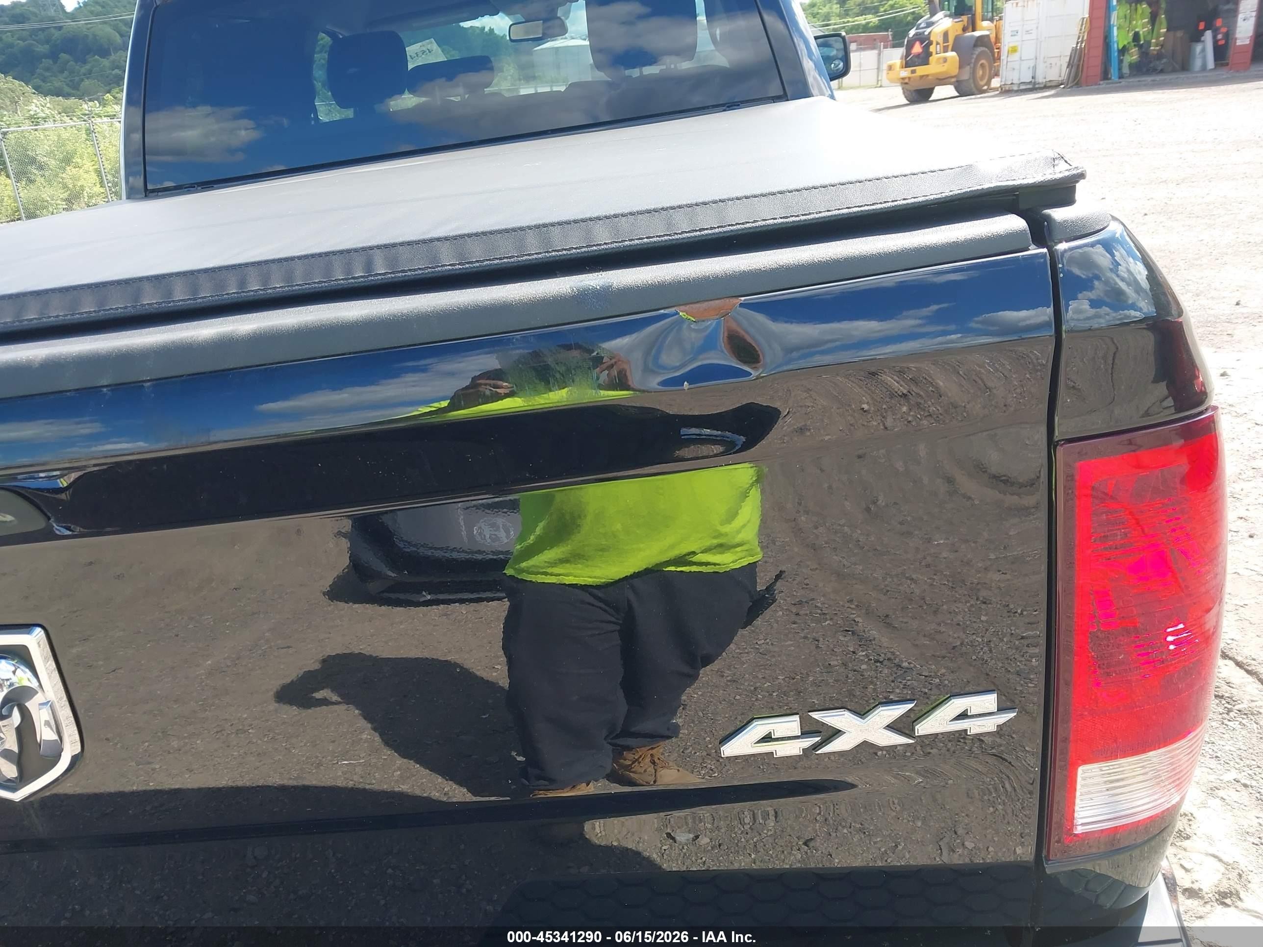 2015 Ram 1500 Express Black vin: 1C6RR7KT3FS588302