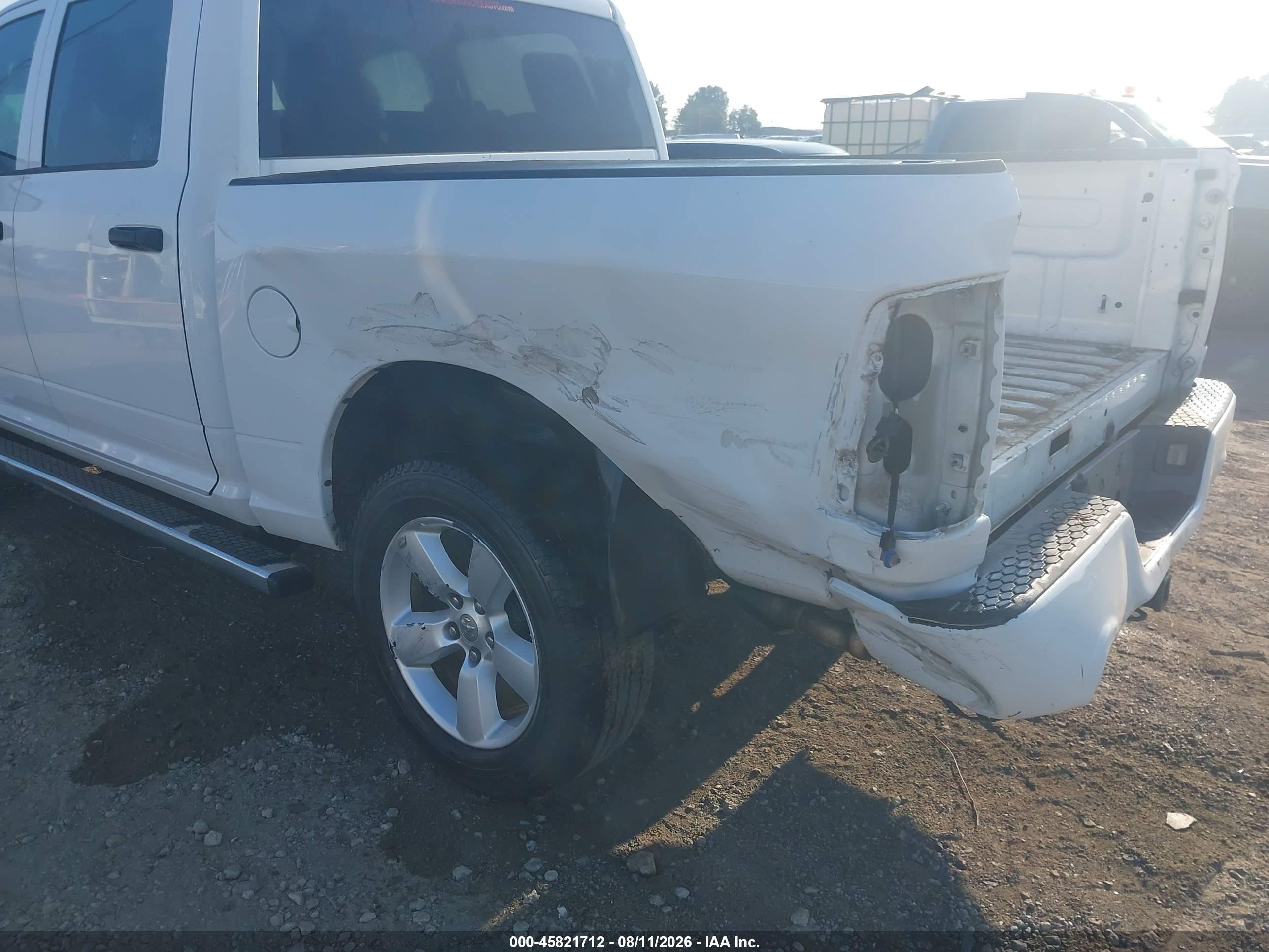 2015 Ram 1500 Express White vin: 1C6RR7KT3FS689596