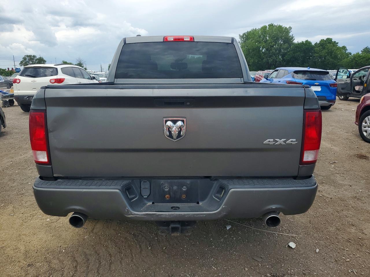 2013 Ram 1500 St Silver vin: 1C6RR7KT4DS646625