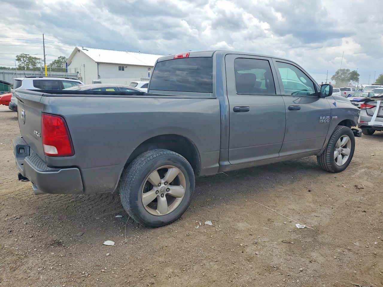 2013 Ram 1500 St Silver vin: 1C6RR7KT4DS646625