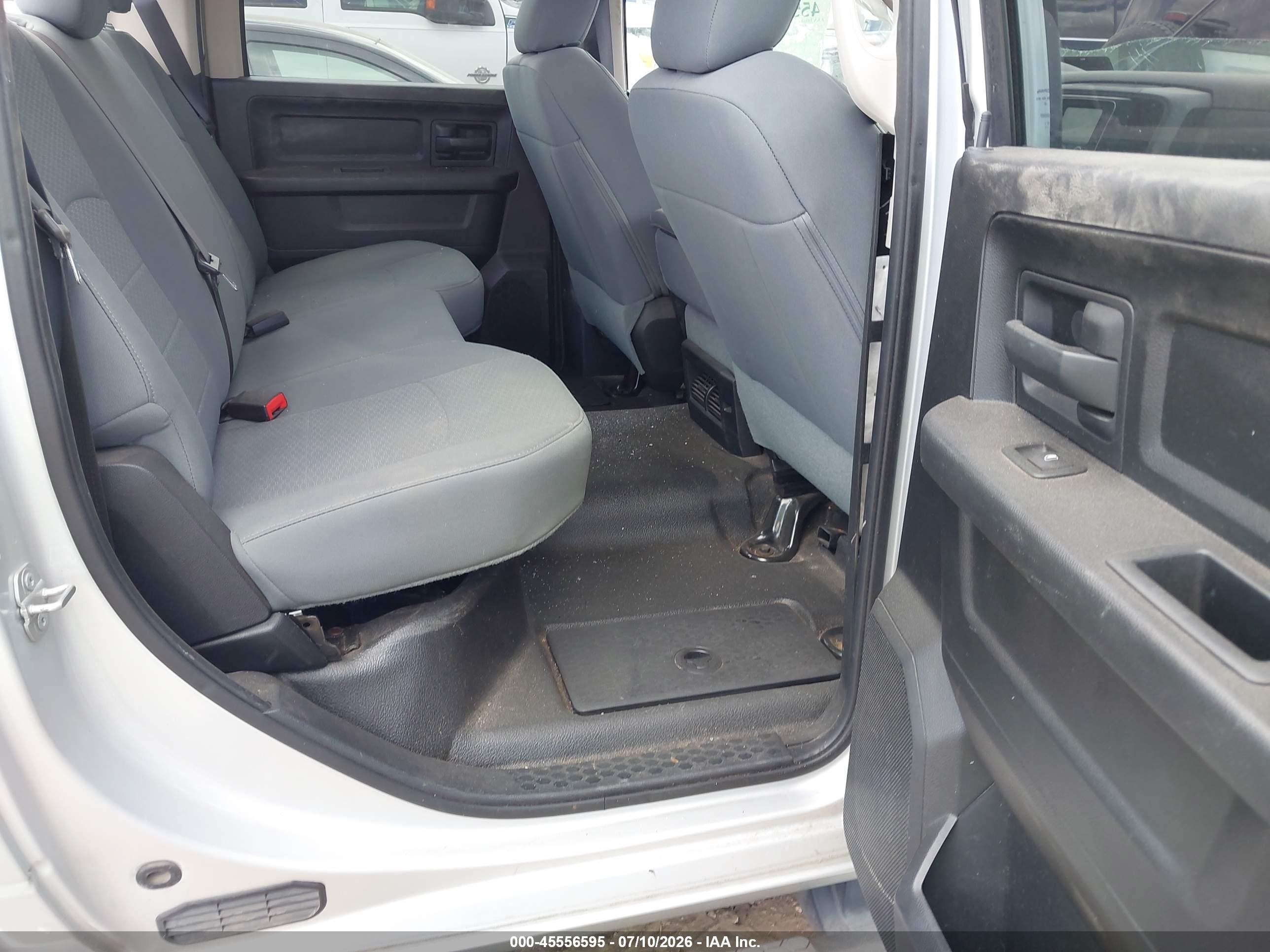2015 Ram 1500 Tradesman Silver vin: 1C6RR7KT4FS612459