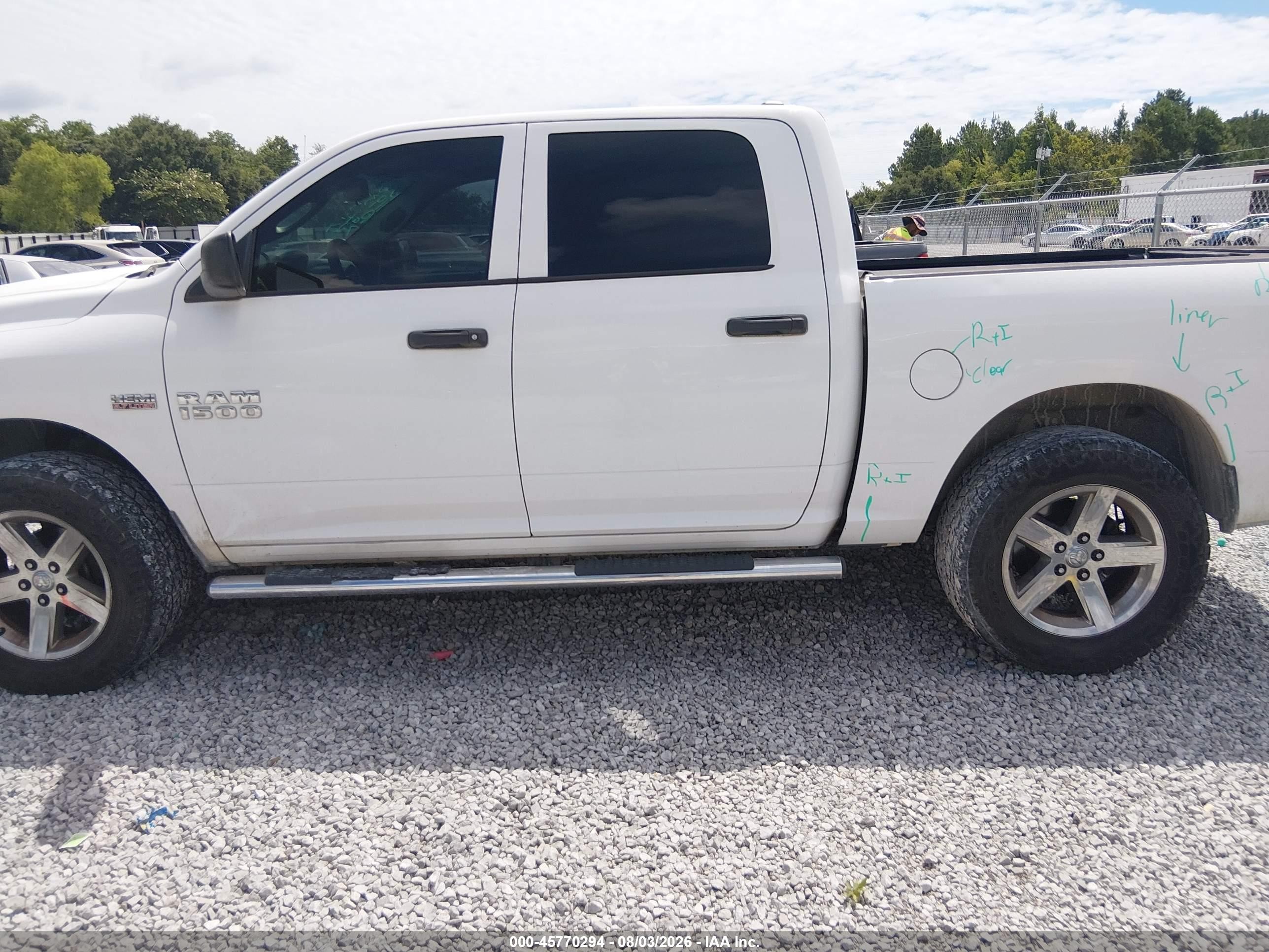 2013 Ram 1500 Express White vin: 1C6RR7KT5DS649548