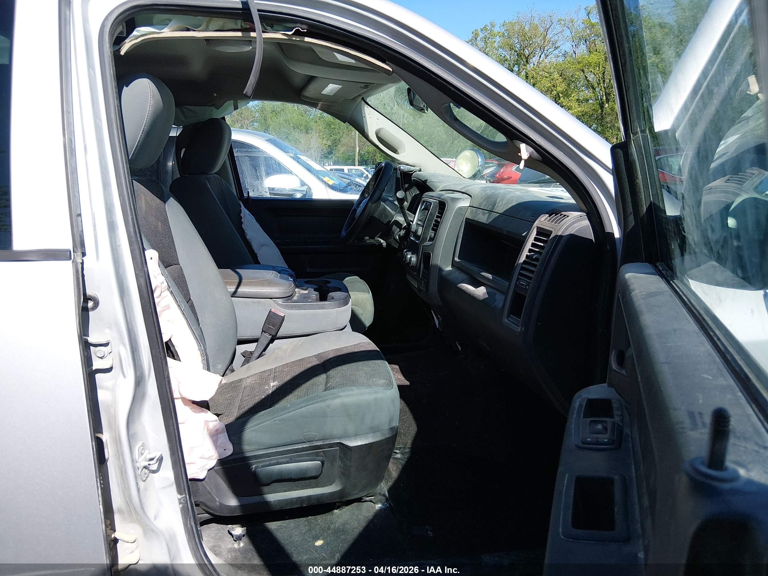 2013 Ram 1500 Tradesman Silver vin: 1C6RR7KT5DS653101