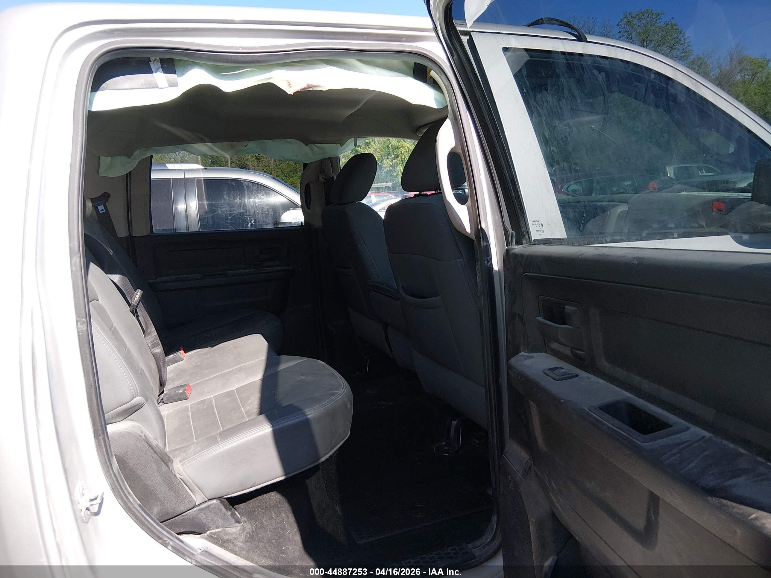 2013 Ram 1500 Tradesman Silver vin: 1C6RR7KT5DS653101