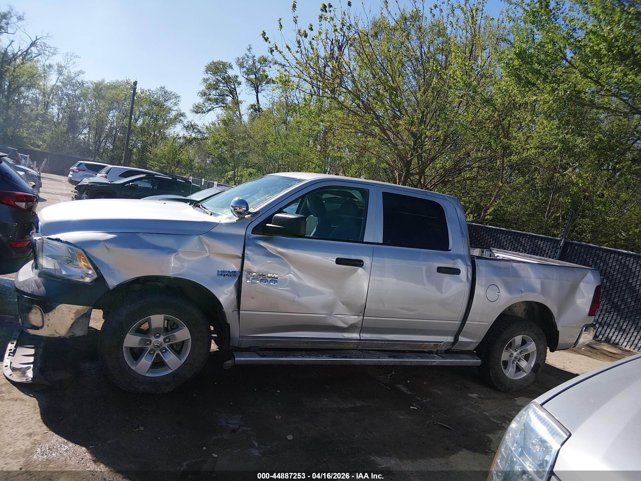 2013 Ram 1500 Tradesman Silver vin: 1C6RR7KT5DS653101