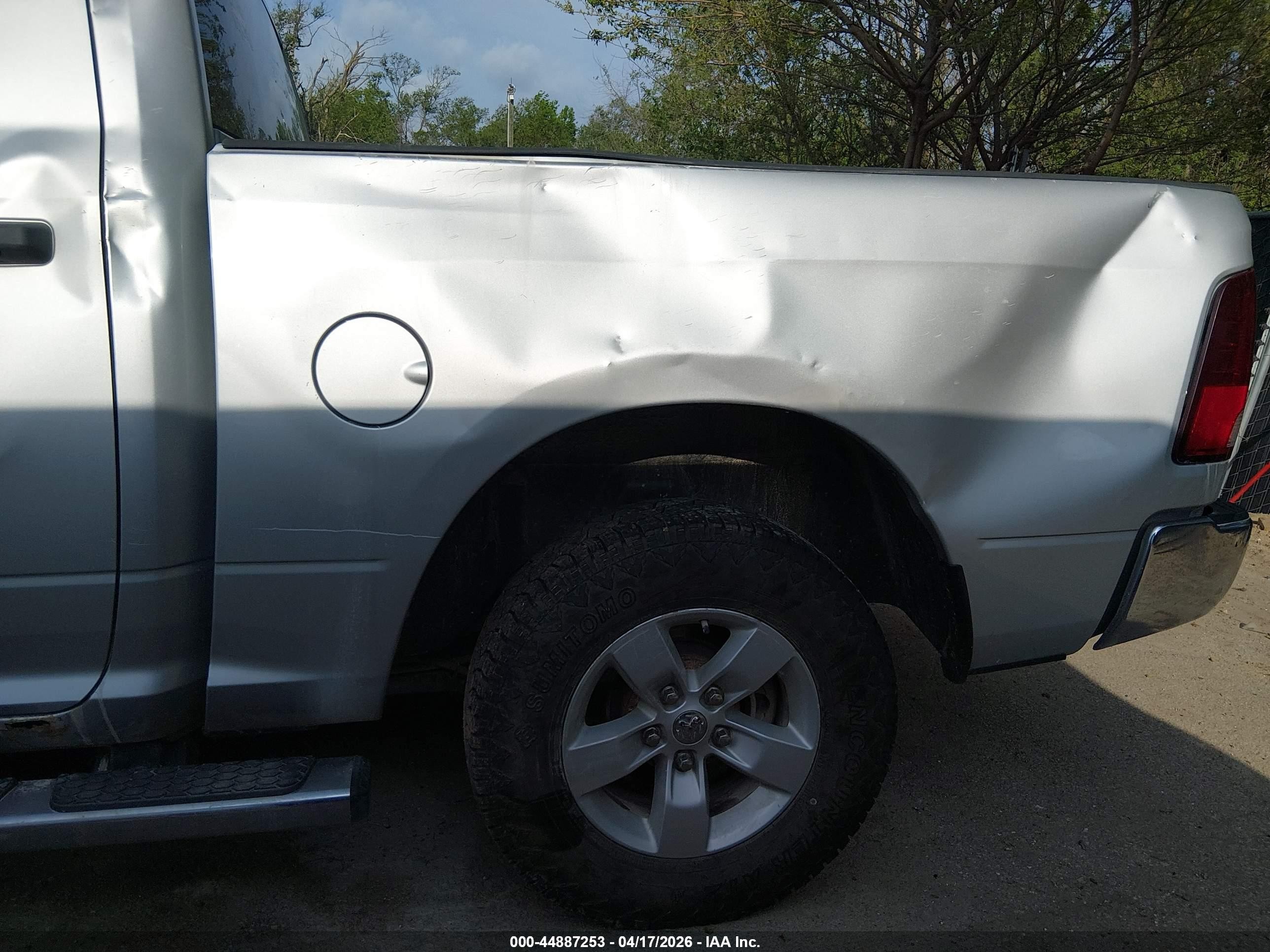 2013 Ram 1500 Tradesman Silver vin: 1C6RR7KT5DS653101