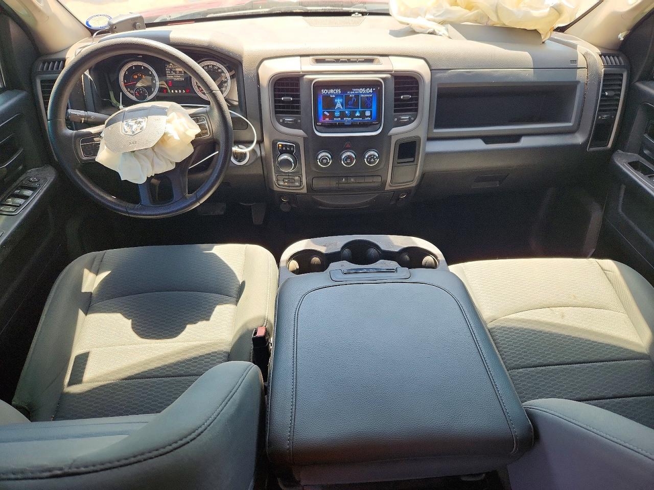 2015 Ram 1500 St Burgundy vin: 1C6RR7KT5FS773998