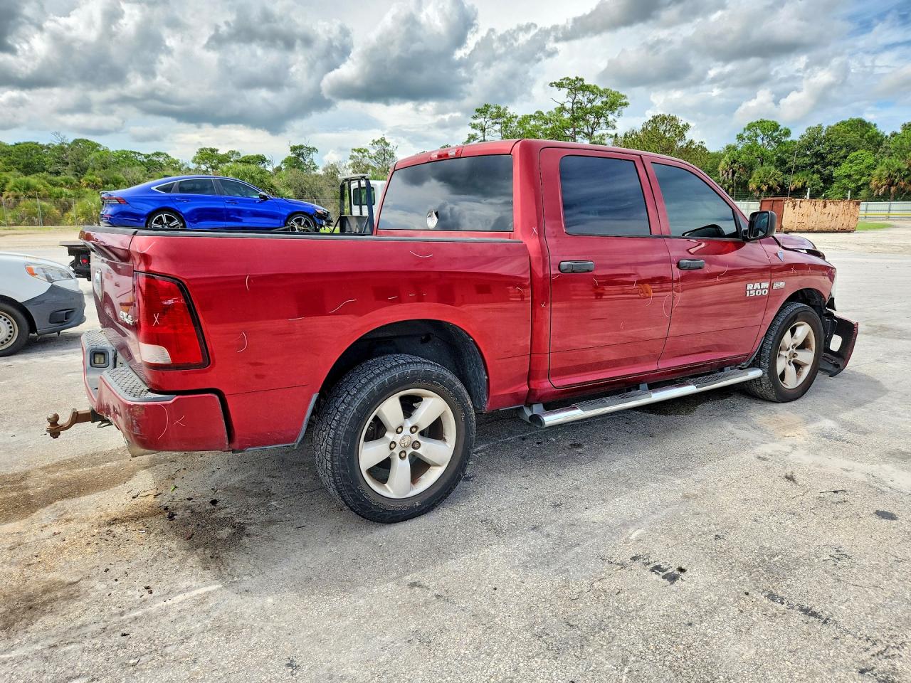 2013 Ram 1500 St Red vin: 1C6RR7KT6DS586699