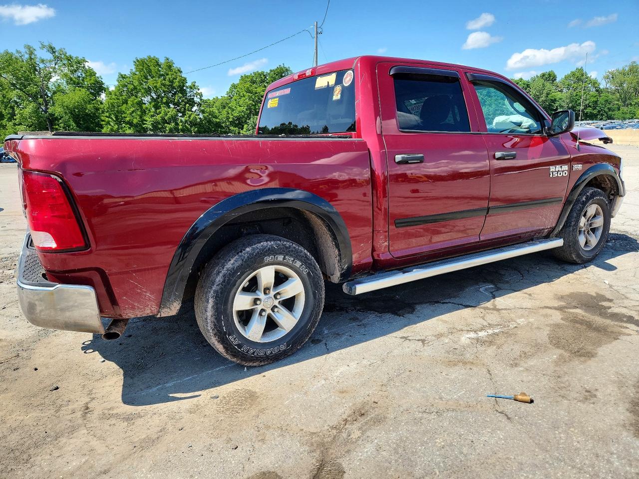 2015 Ram 1500 St Red vin: 1C6RR7KT6FS546643