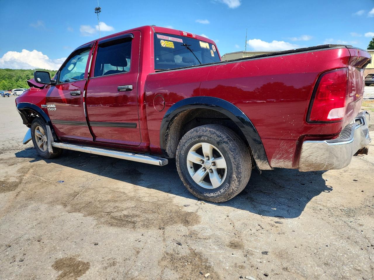 2015 Ram 1500 St Red vin: 1C6RR7KT6FS546643