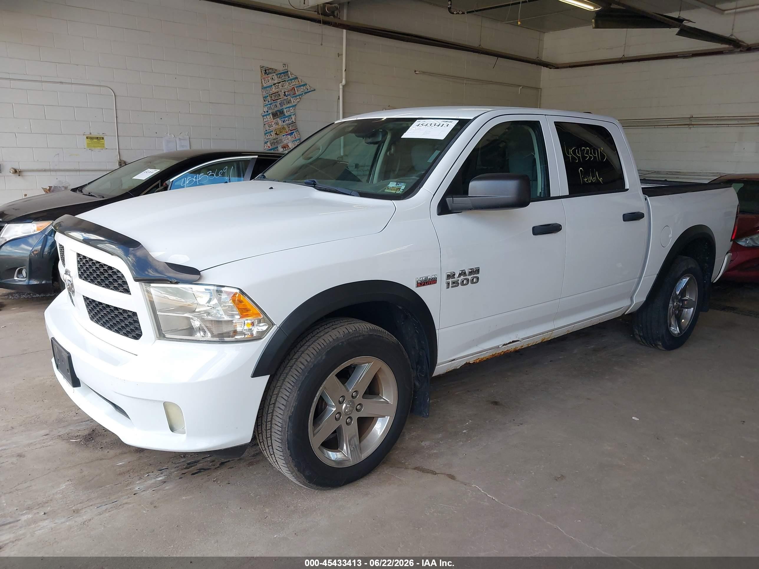 2014 Ram 1500 Express White vin: 1C6RR7KT7ES202009