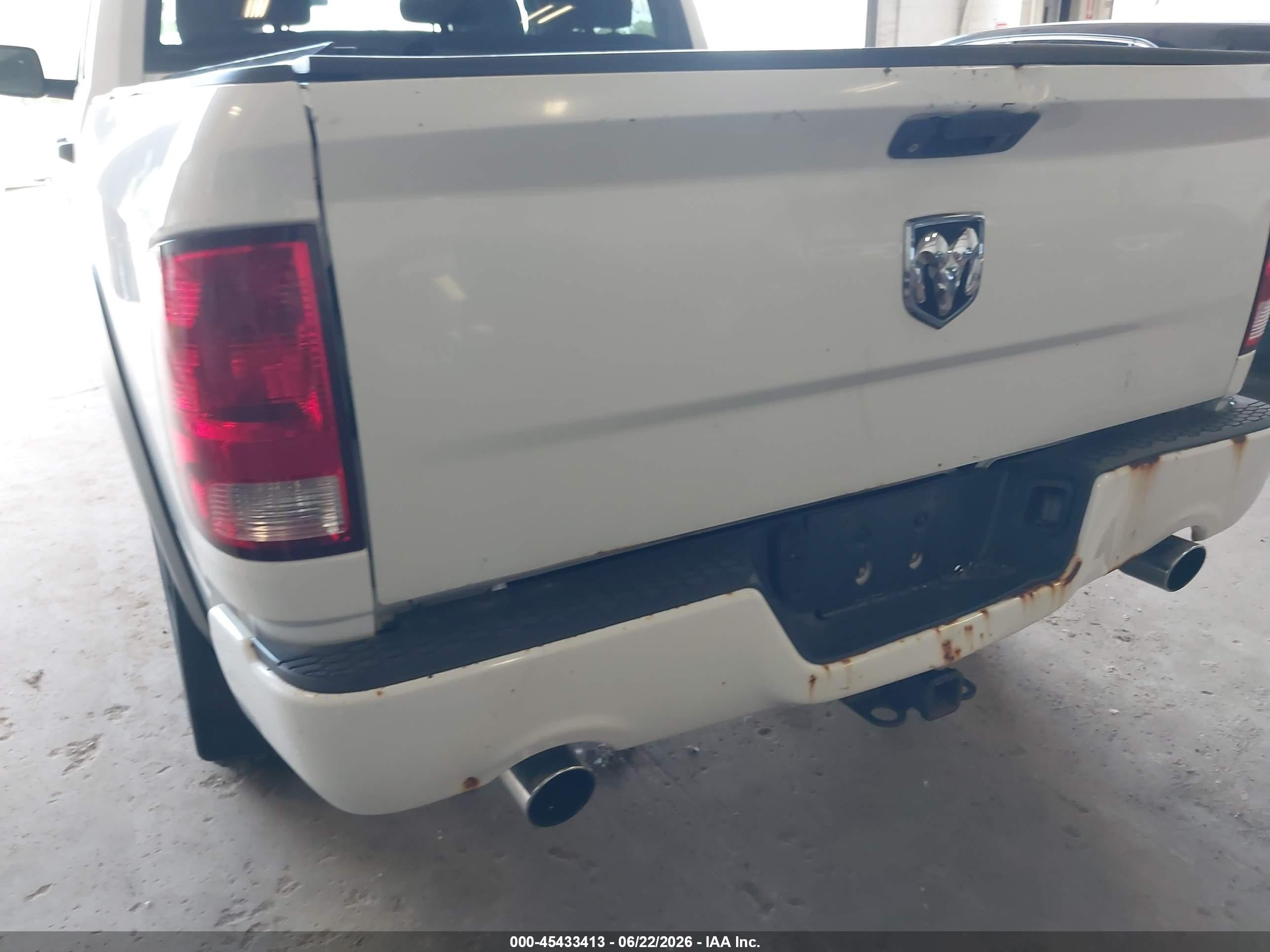 2014 Ram 1500 Express White vin: 1C6RR7KT7ES202009