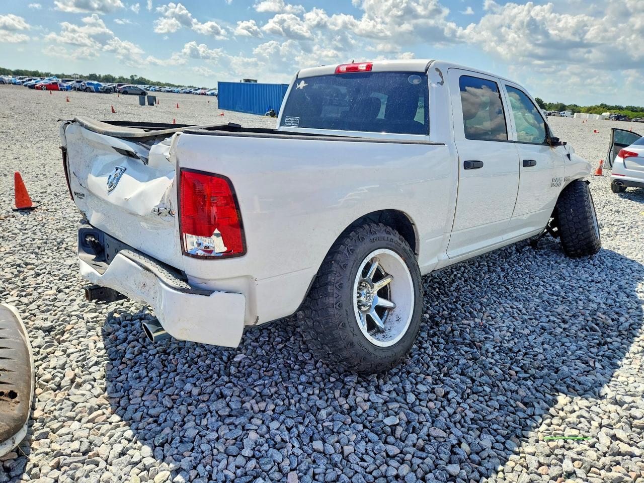 2015 Ram 1500 St White vin: 1C6RR7KT7FS526711