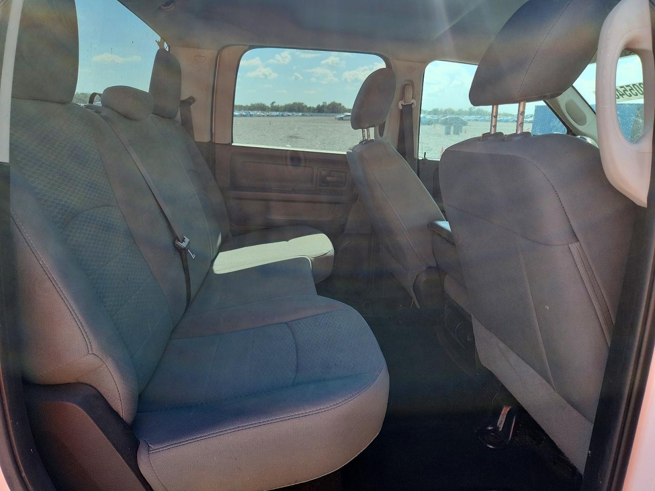 2015 Ram 1500 St White vin: 1C6RR7KT7FS526711