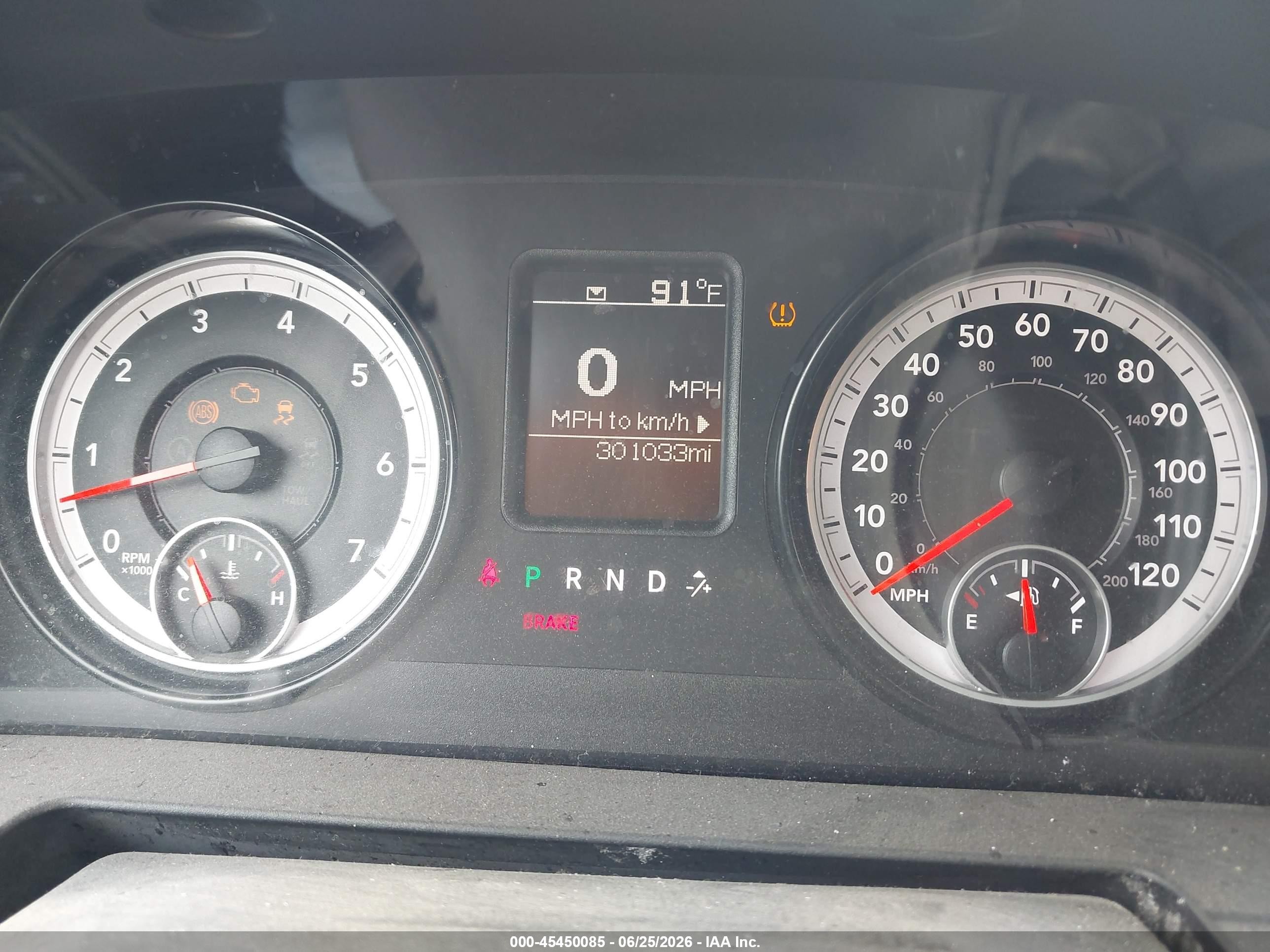 2015 Ram 1500 Express Red vin: 1C6RR7KT7FS767457