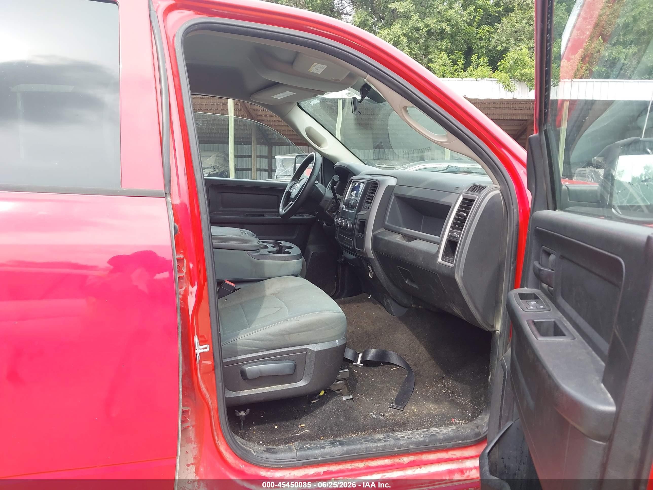 2015 Ram 1500 Express Red vin: 1C6RR7KT7FS767457