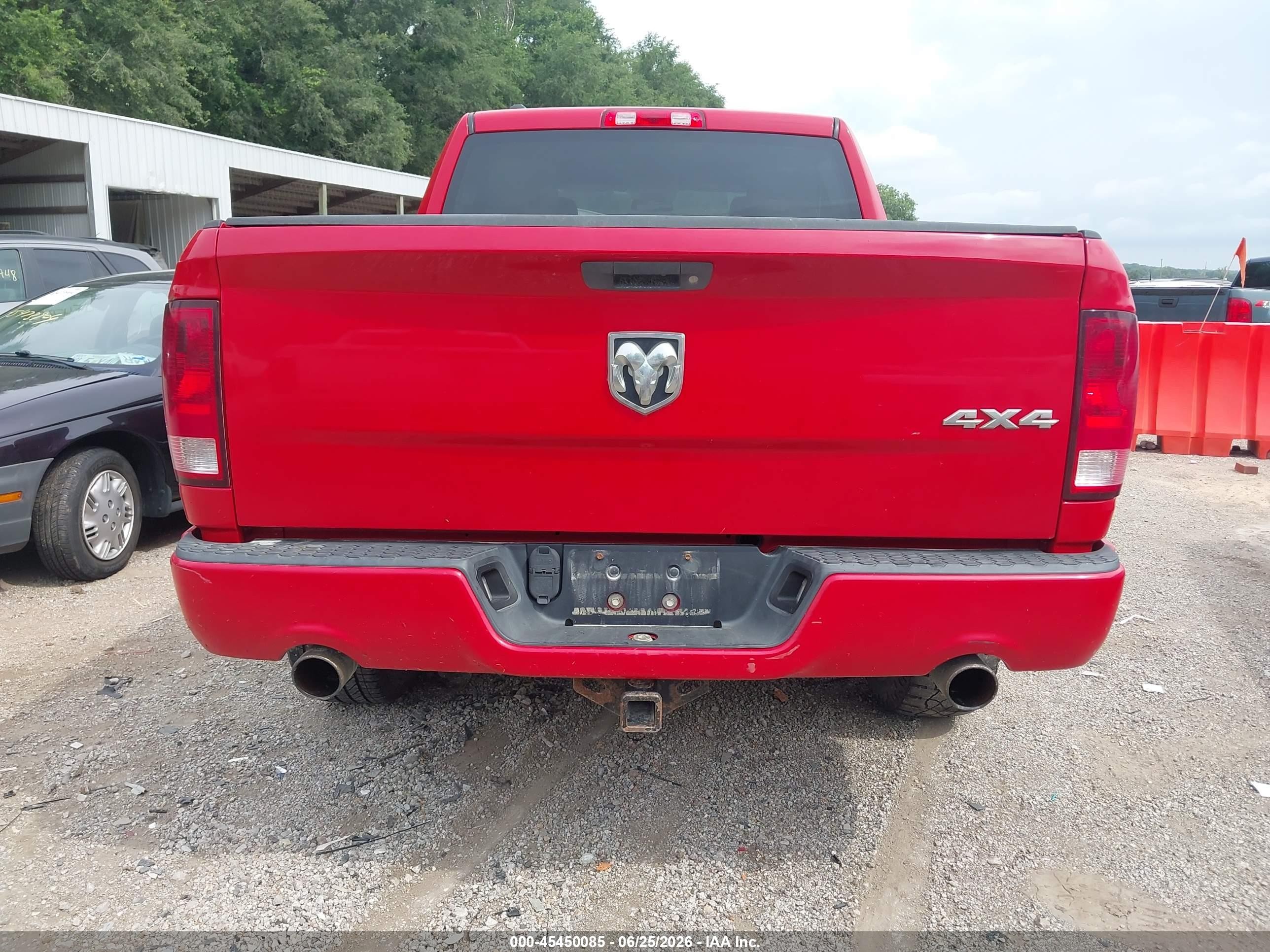2015 Ram 1500 Express Red vin: 1C6RR7KT7FS767457