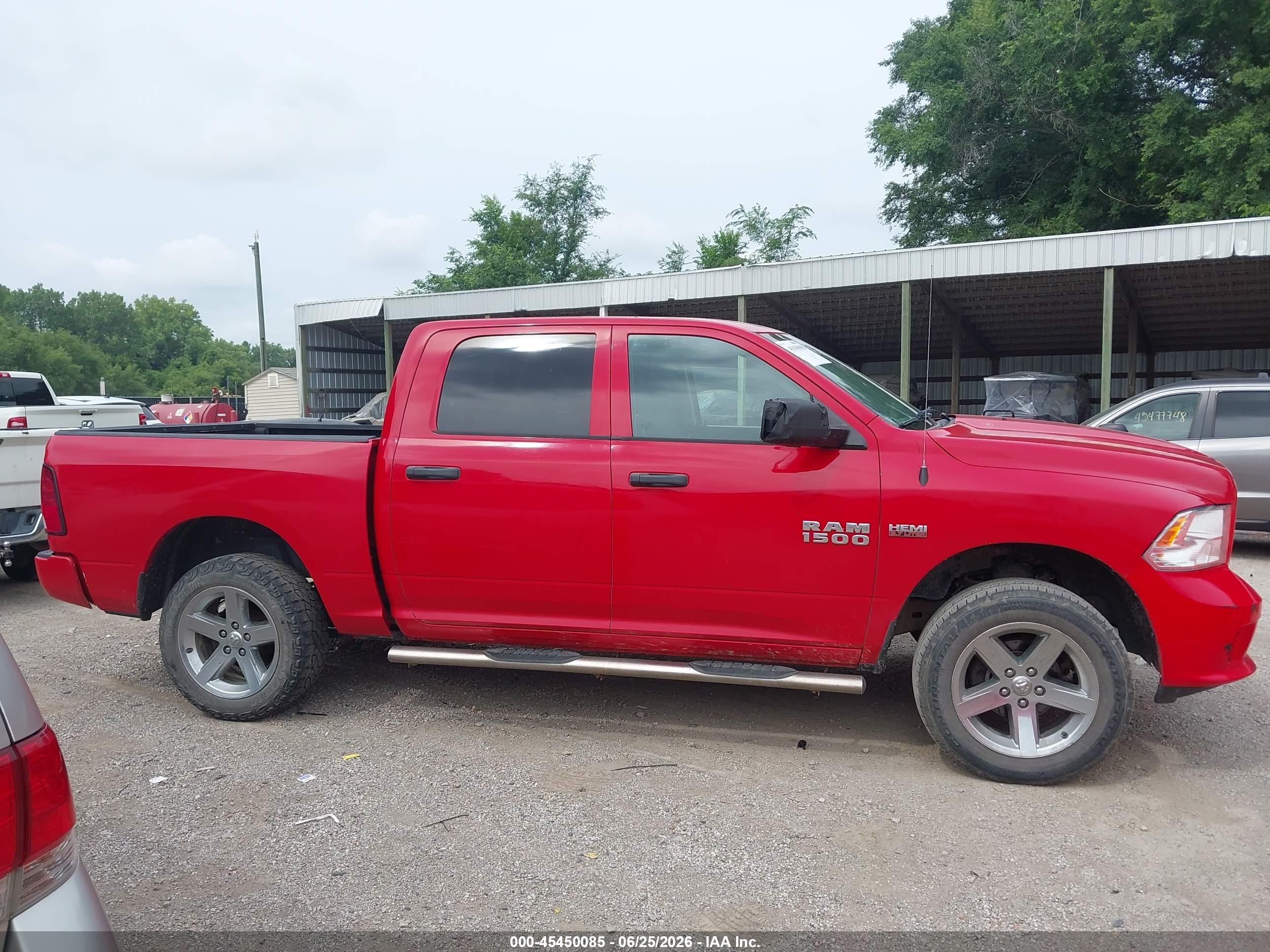 2015 Ram 1500 Express Red vin: 1C6RR7KT7FS767457