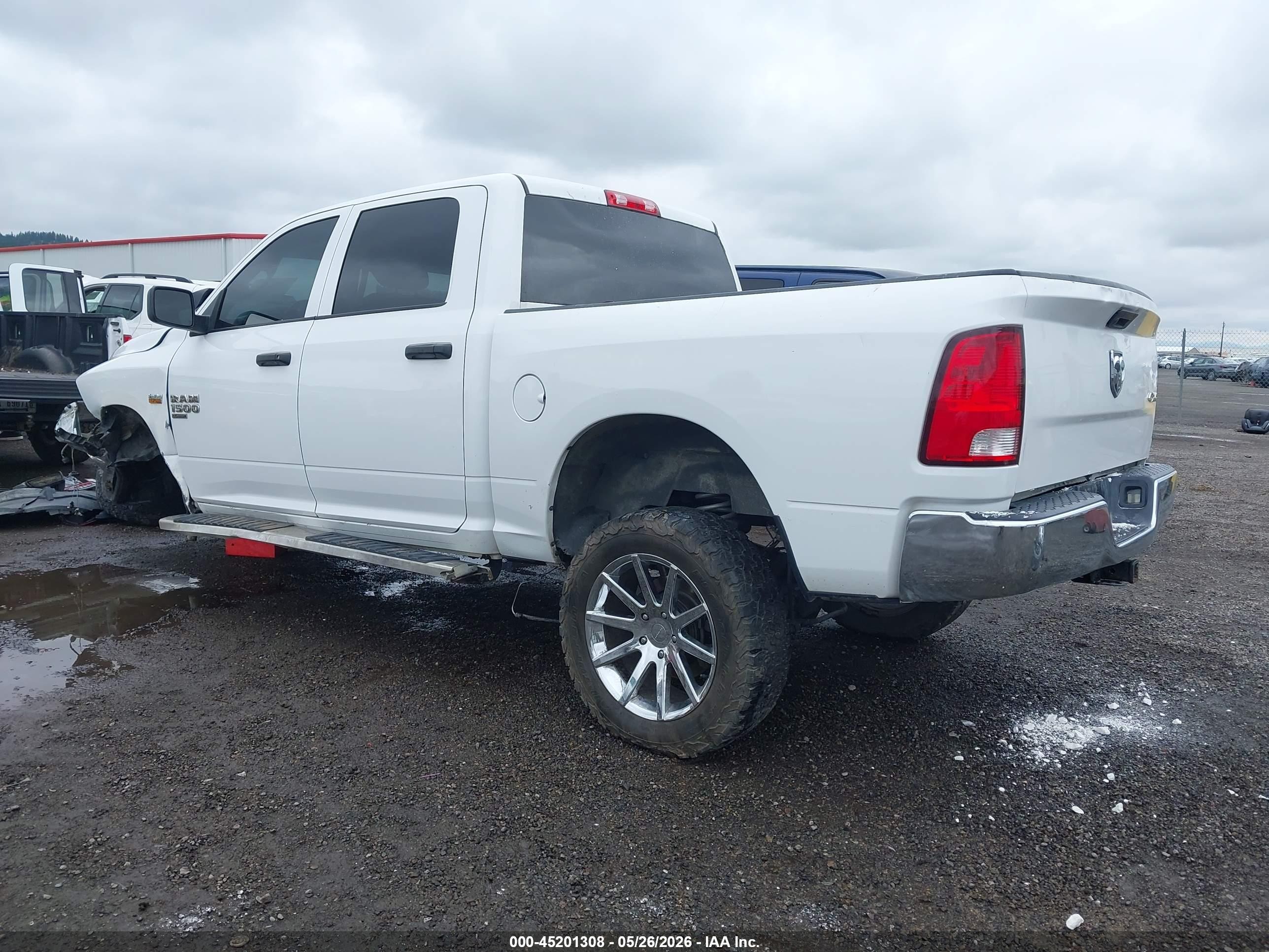 2019 Ram 1500 Classic Tradesman  4x4 5'7 Box Белый vin: 1C6RR7KT8KS632935
