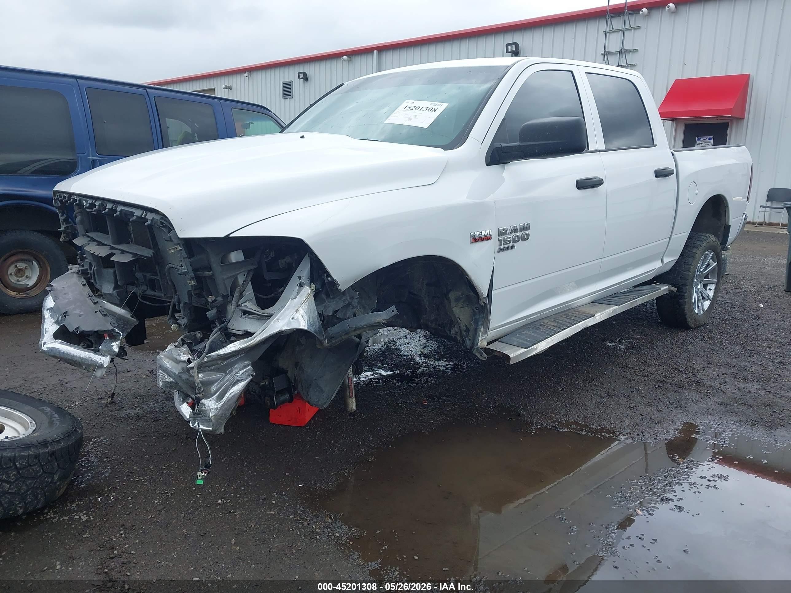 2019 Ram 1500 Classic Tradesman  4x4 5'7 Box Белый vin: 1C6RR7KT8KS632935