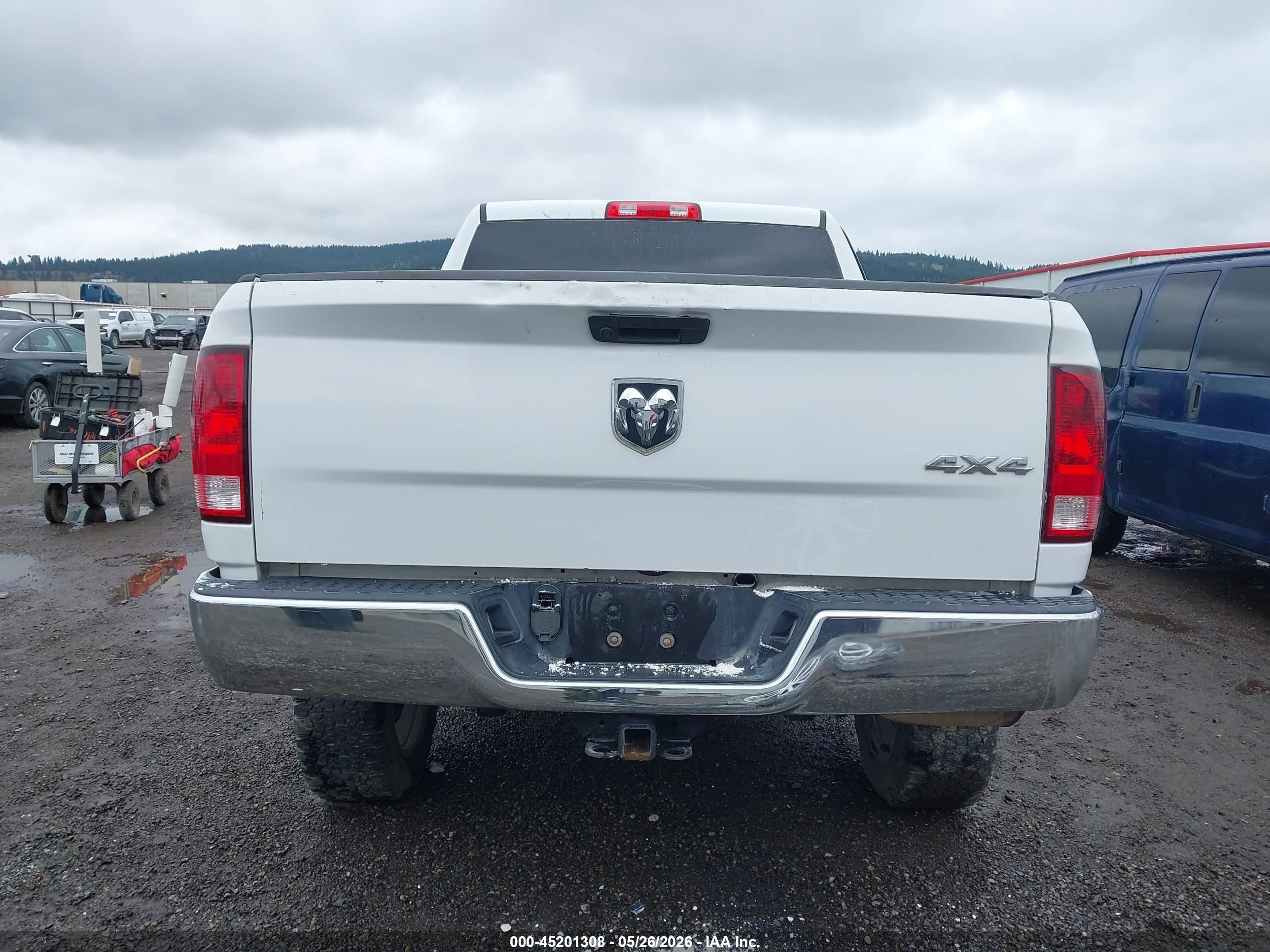 2019 Ram 1500 Classic Tradesman  4x4 5'7 Box Белый vin: 1C6RR7KT8KS632935