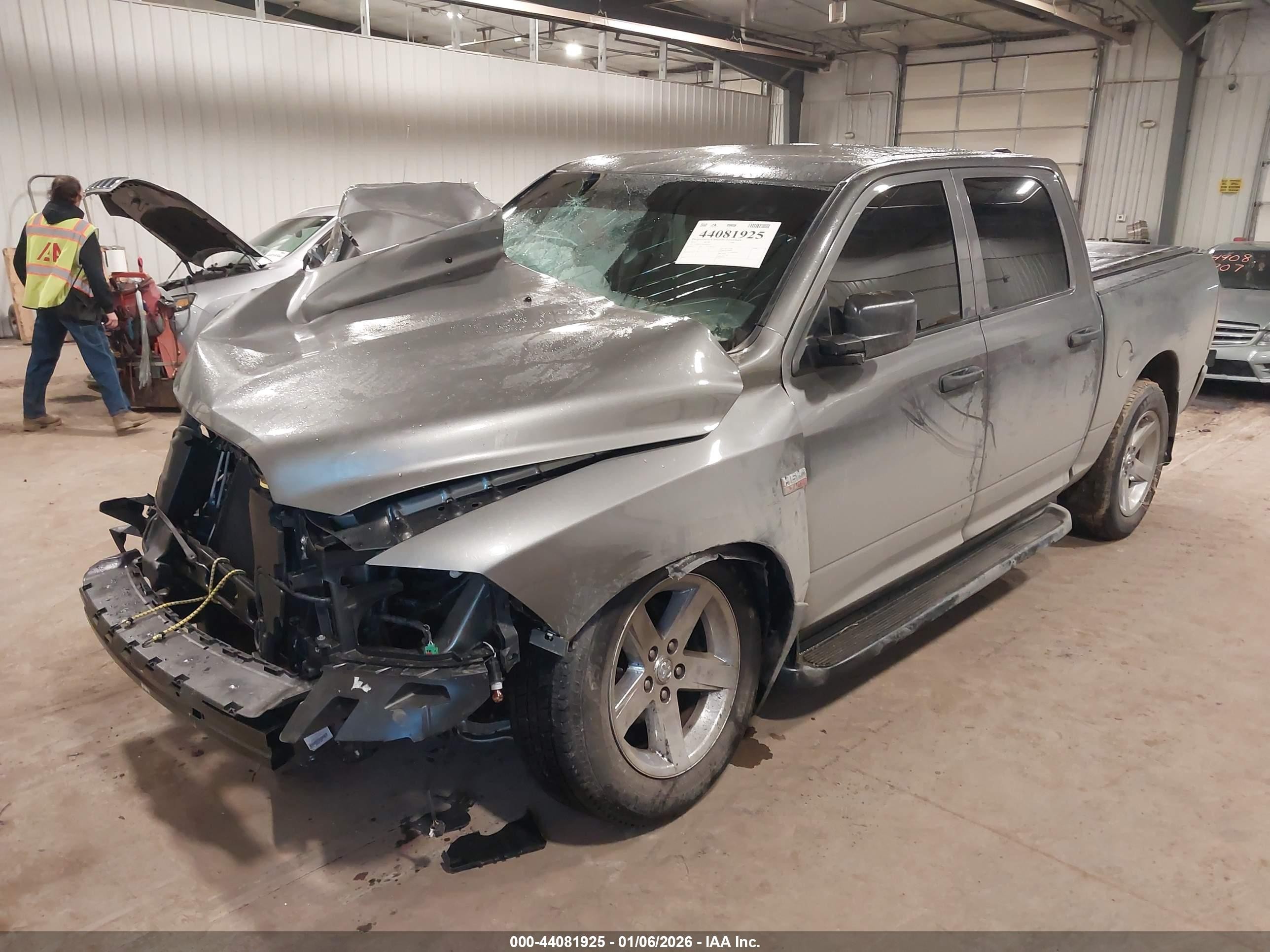 2013 Ram 1500 Express Серебряный vin: 1C6RR7KT9DS682147