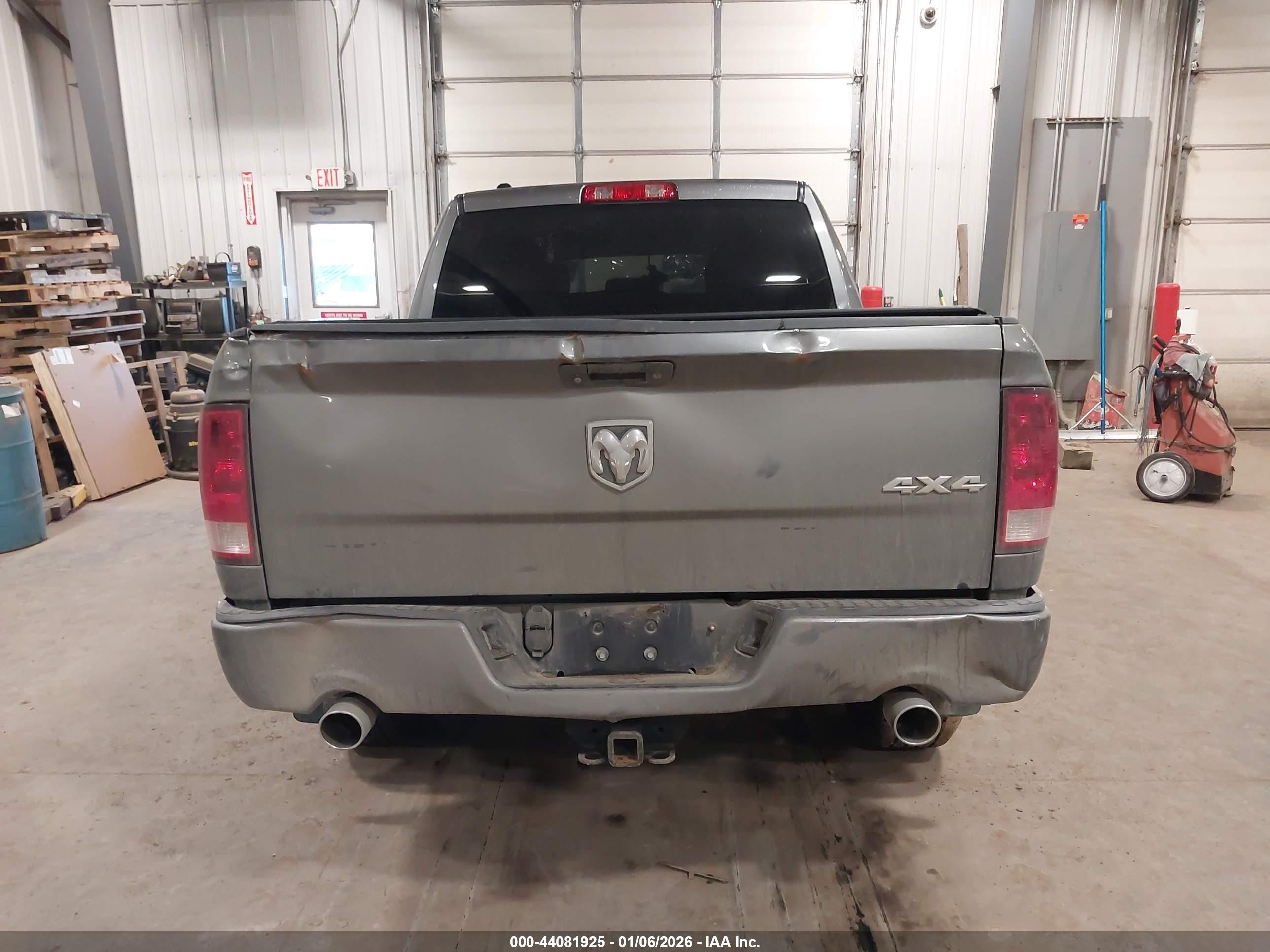 2013 Ram 1500 Express Серебряный vin: 1C6RR7KT9DS682147