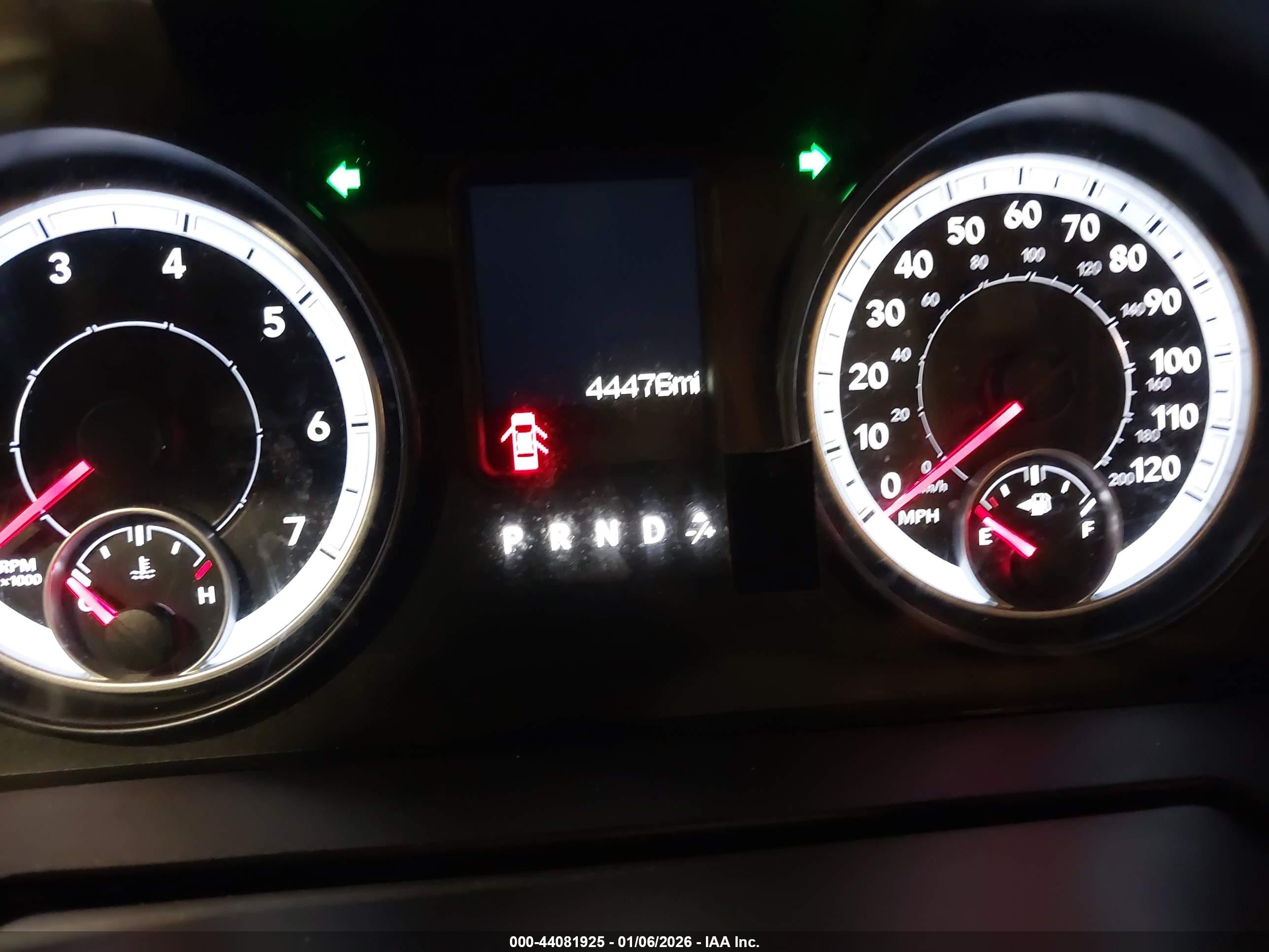 2013 Ram 1500 Express Серебряный vin: 1C6RR7KT9DS682147