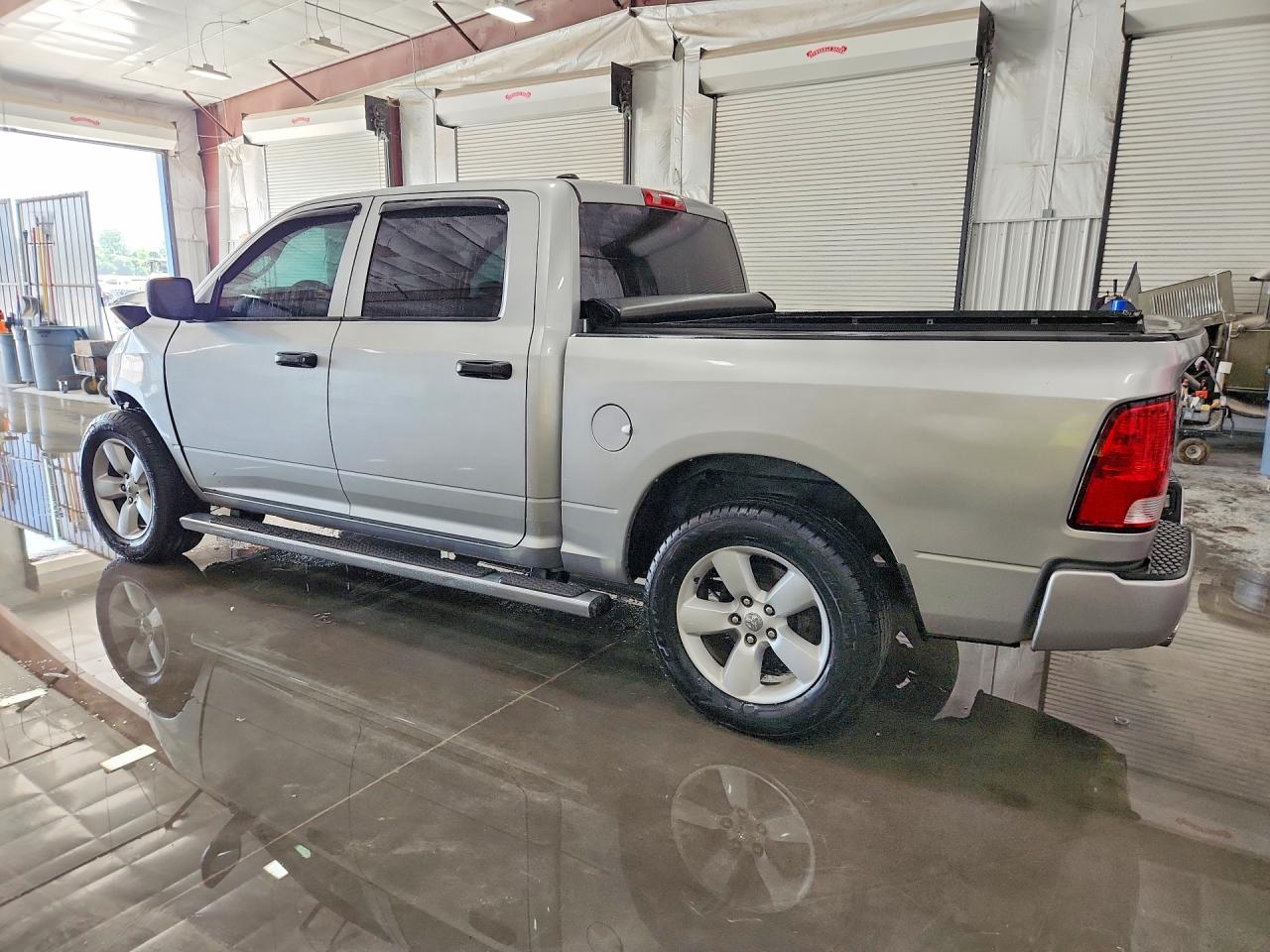 2015 Ram 1500 St Silver vin: 1C6RR7KT9FS667621