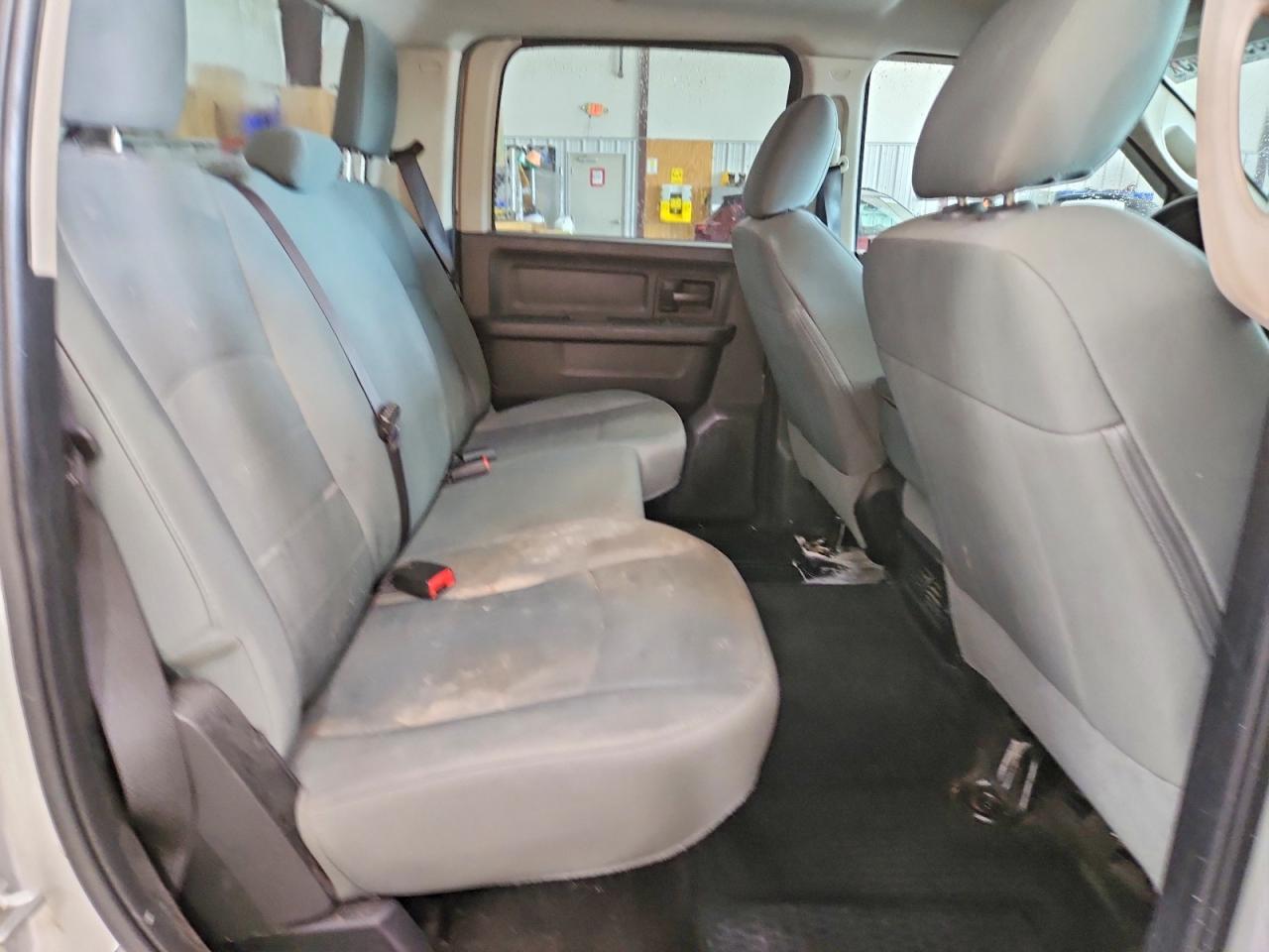 2015 Ram 1500 St Silver vin: 1C6RR7KT9FS667621