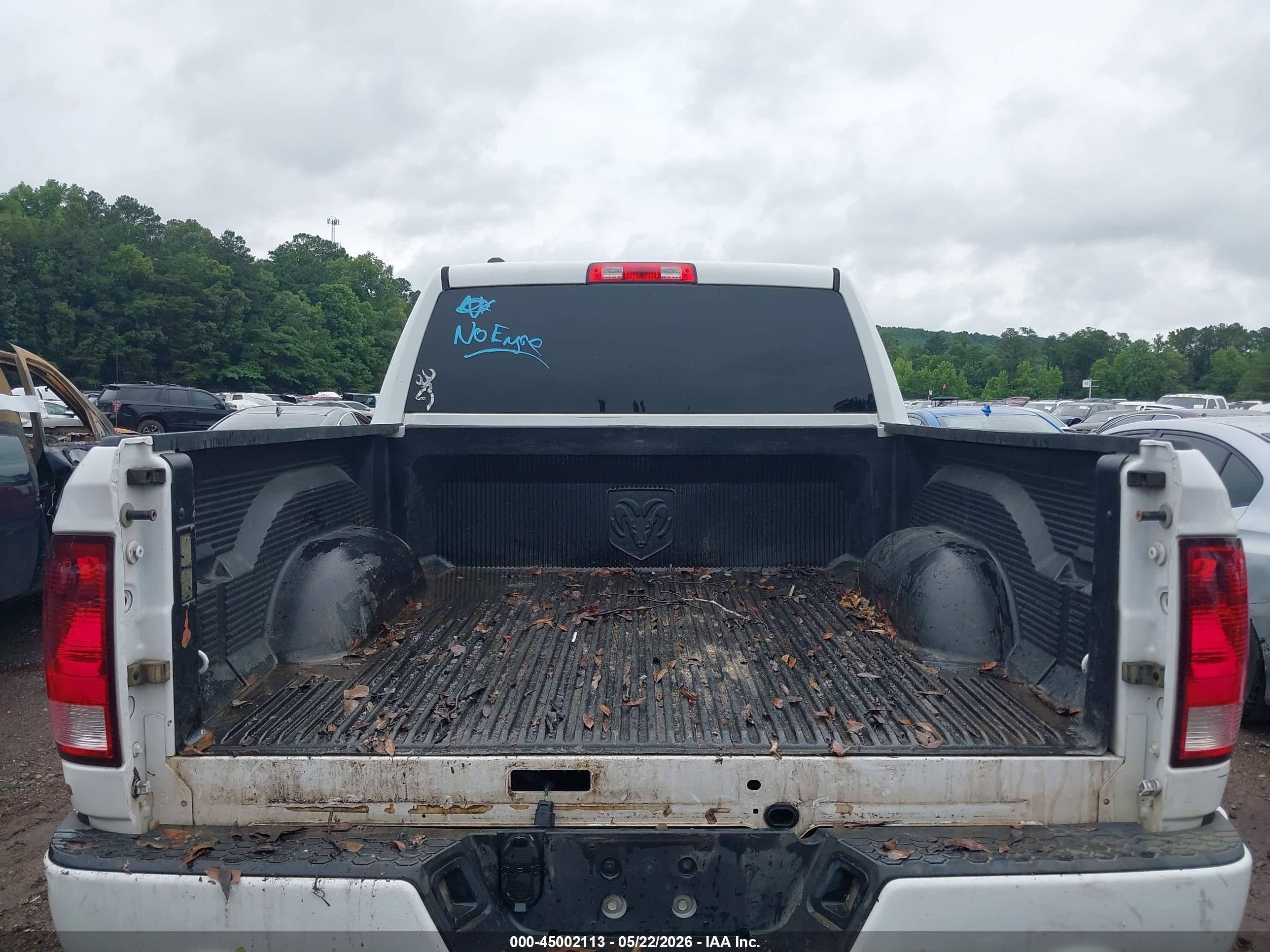2014 Ram 1500 Express White vin: 1C6RR7KTXES411437