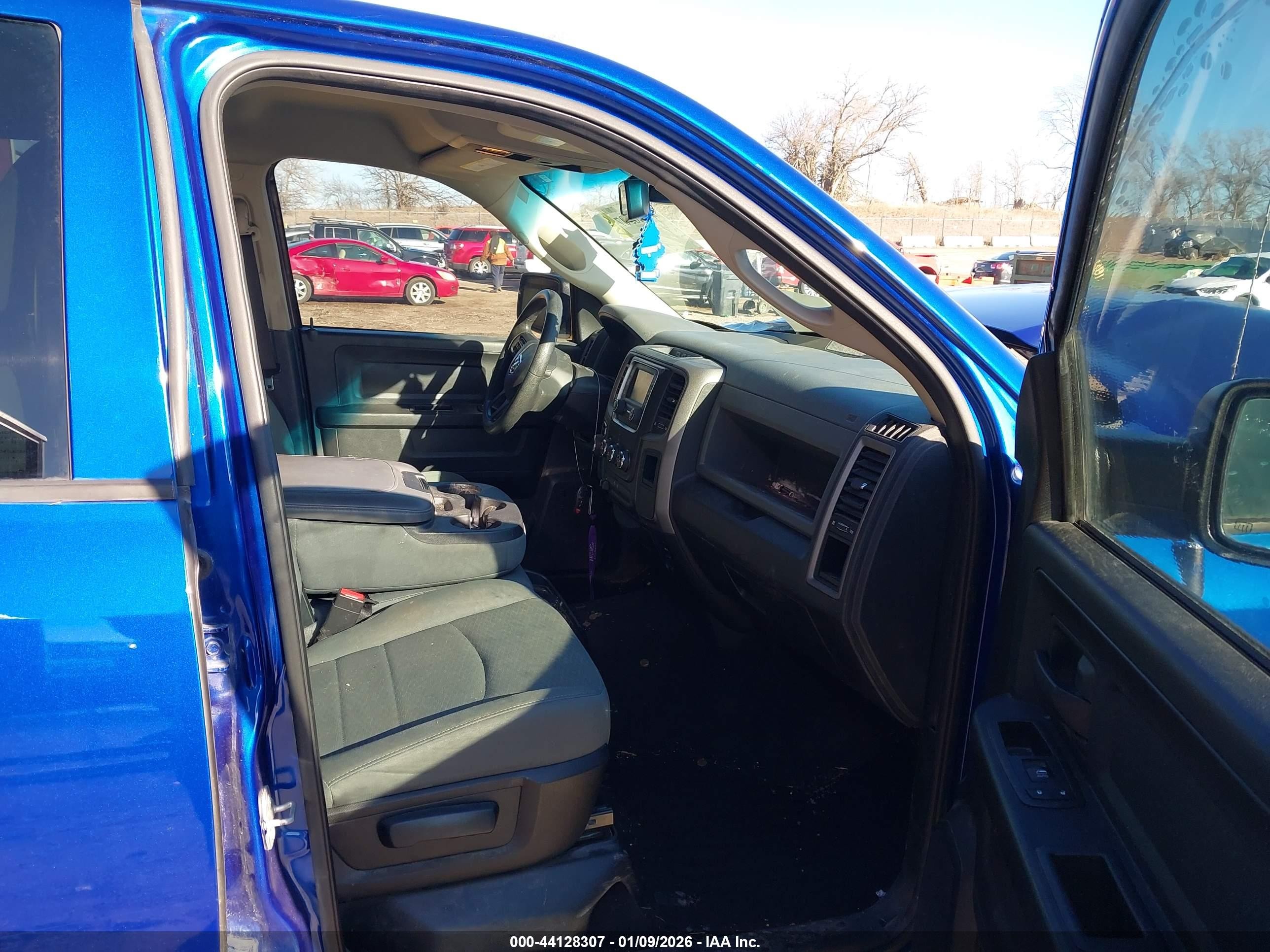 2015 Ram 1500 St Синий vin: 1C6RR7KTXFS617682