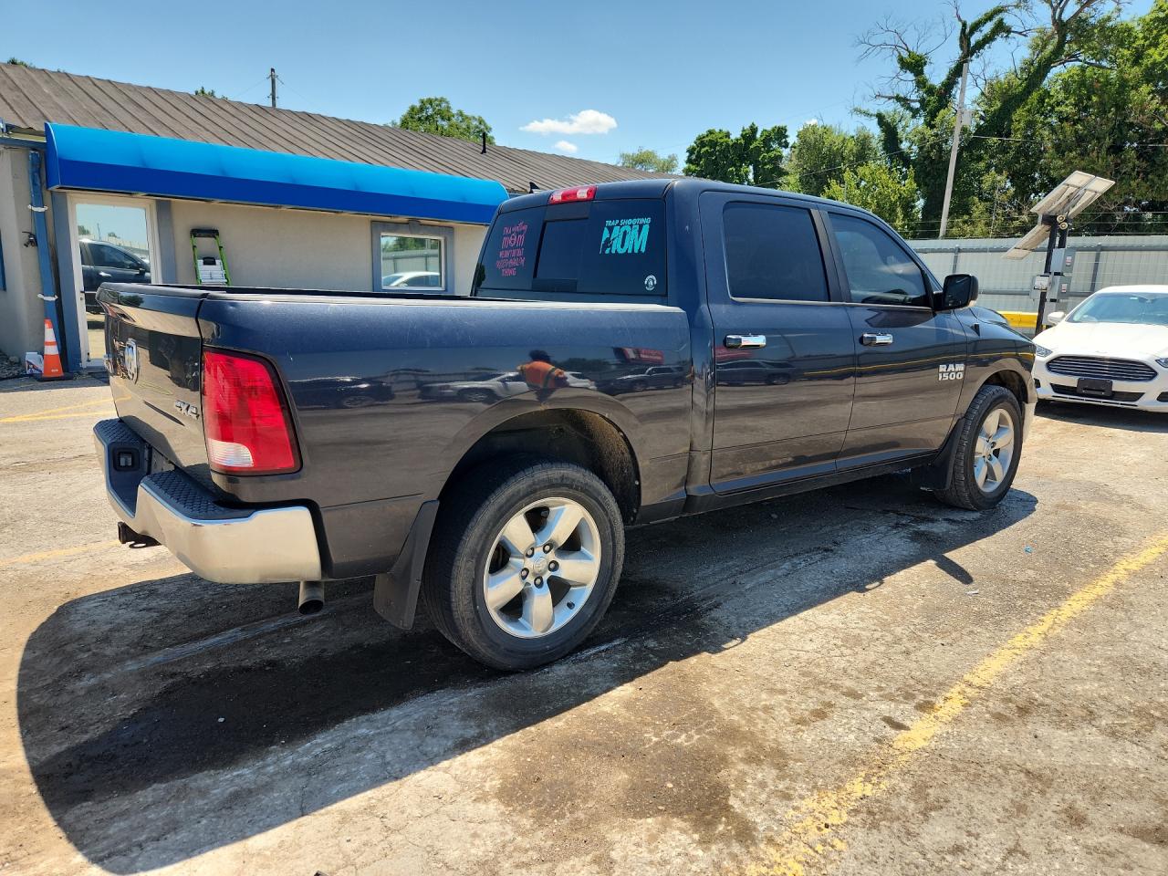 2015 Ram 1500 Slt Gray vin: 1C6RR7LG1FS671664 Damage: Right Cab Side, Dent(S) W/ Paint Dmg, 2 To 3 Inches