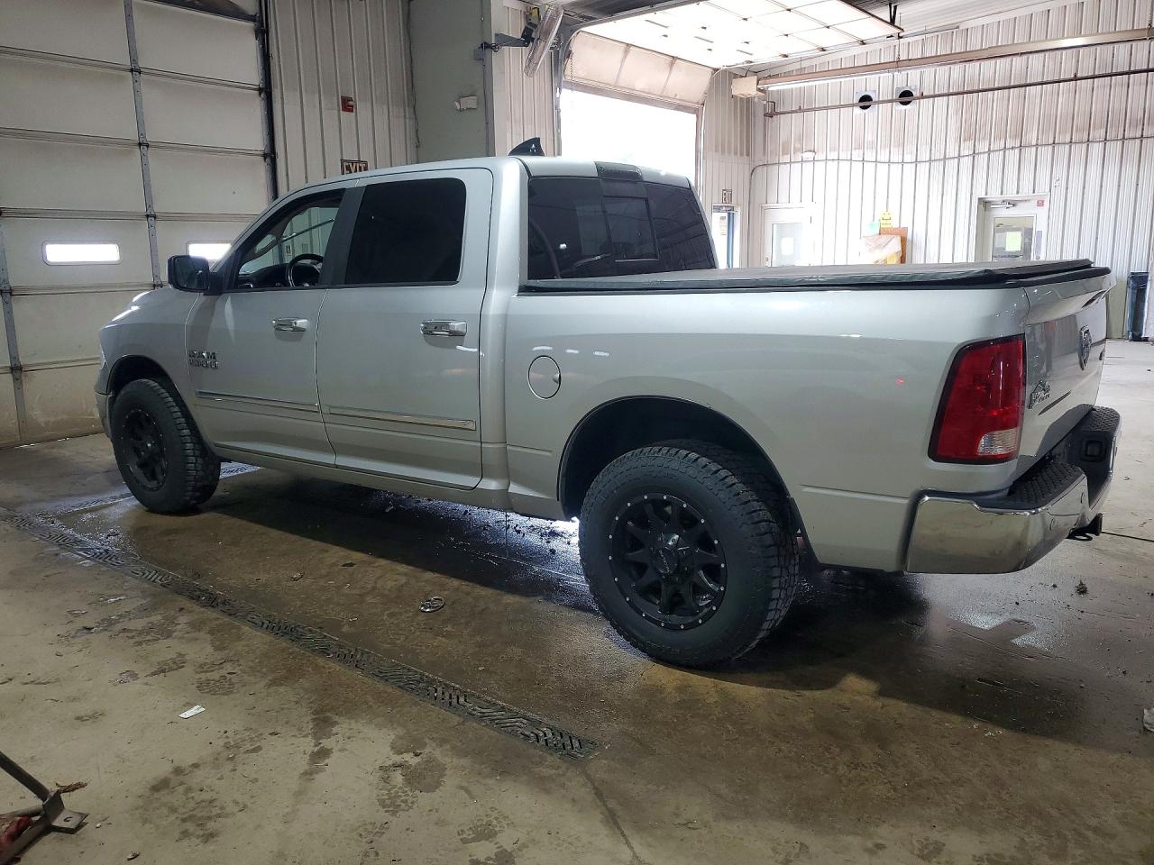 2016 Ram 1500 Slt Silver vin: 1C6RR7LG2GS177685