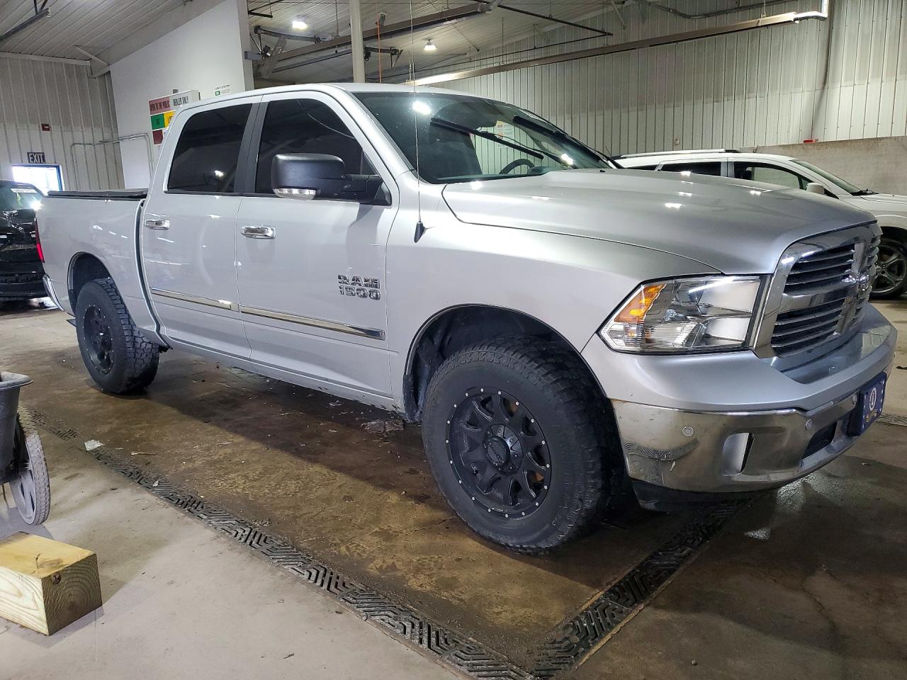 2016 Ram 1500 Slt Silver vin: 1C6RR7LG2GS177685