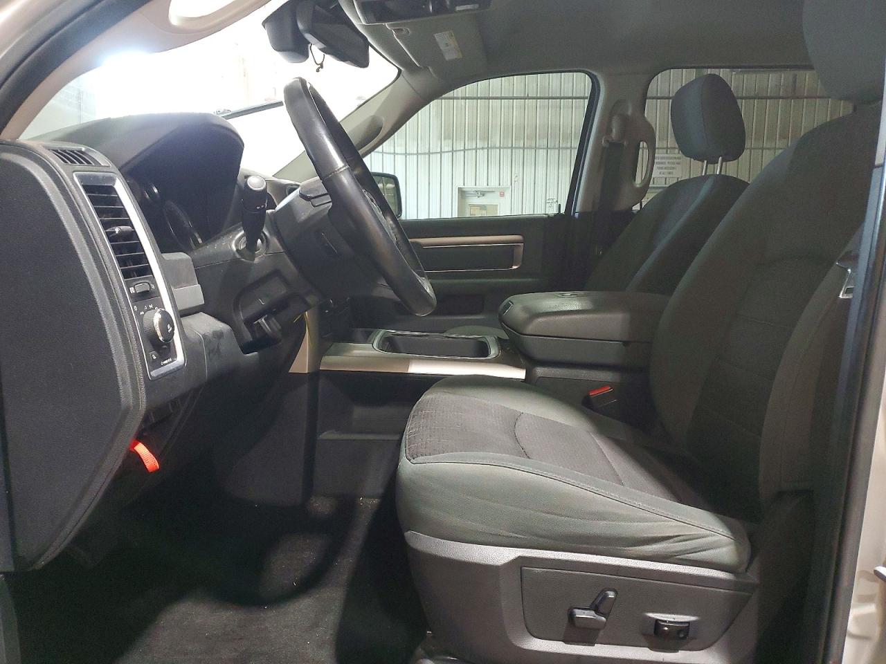 2016 Ram 1500 Slt Silver vin: 1C6RR7LG2GS177685