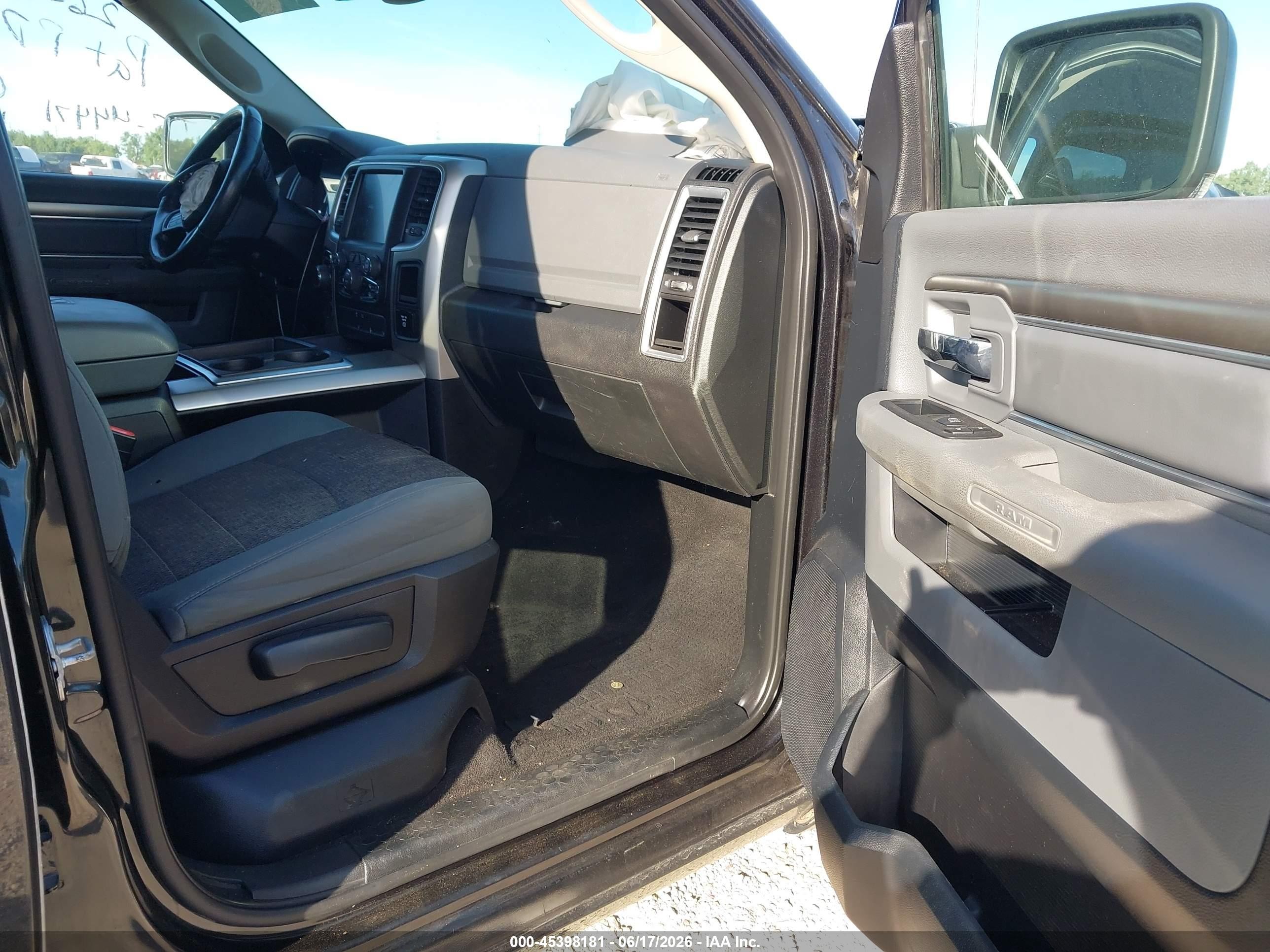 2015 Ram 1500 Outdoorsman Black vin: 1C6RR7LG5FS626484