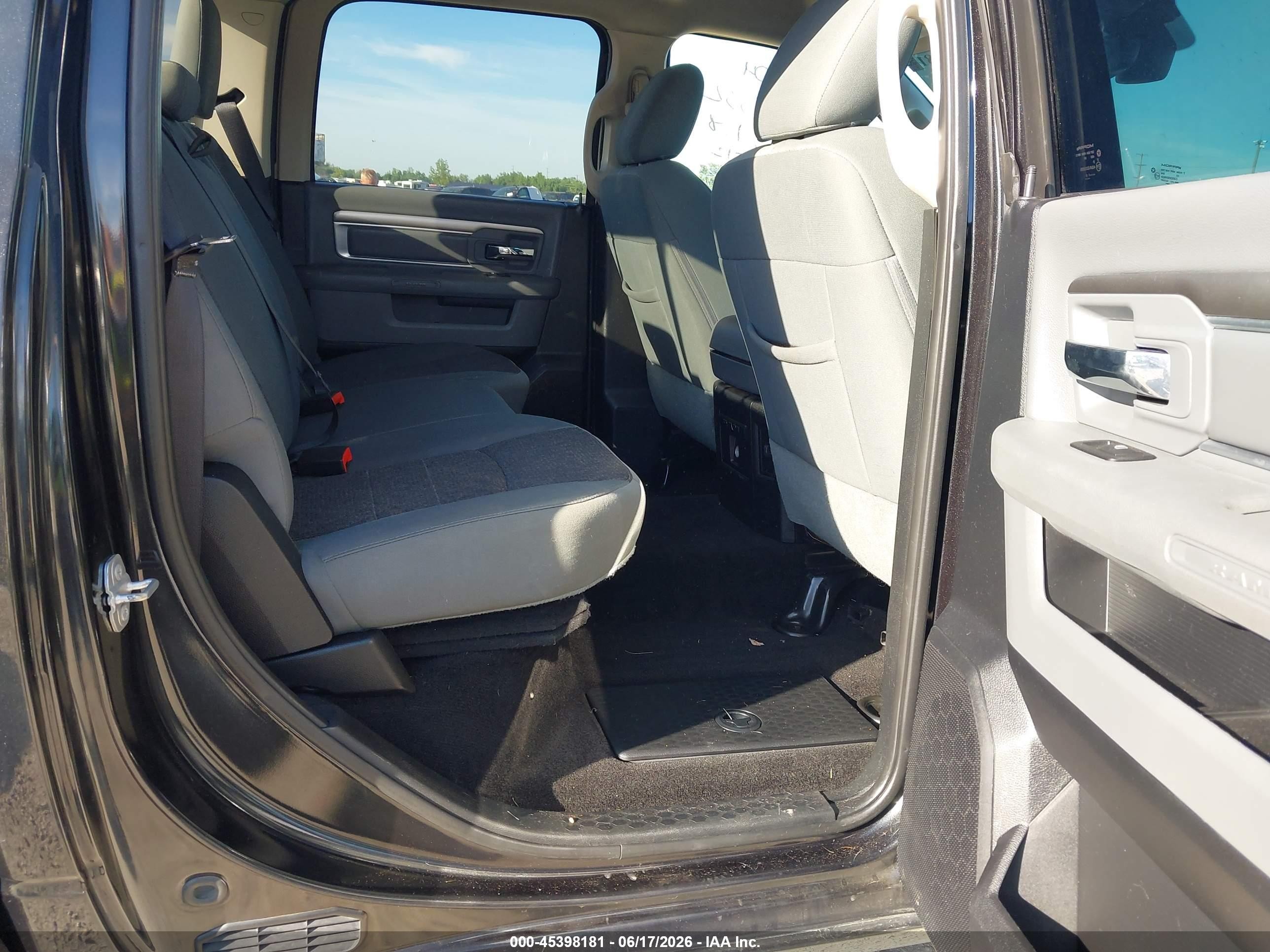 2015 Ram 1500 Outdoorsman Black vin: 1C6RR7LG5FS626484