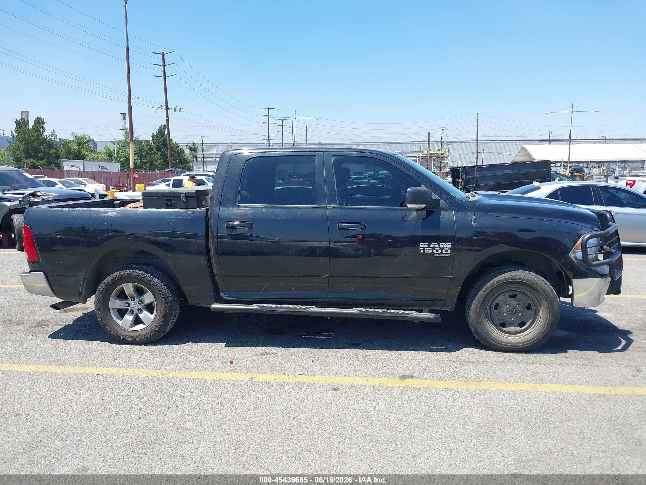 2019 Ram 1500 Classic Slt  4x4 5'7 Box Black vin: 1C6RR7LG5KS592931