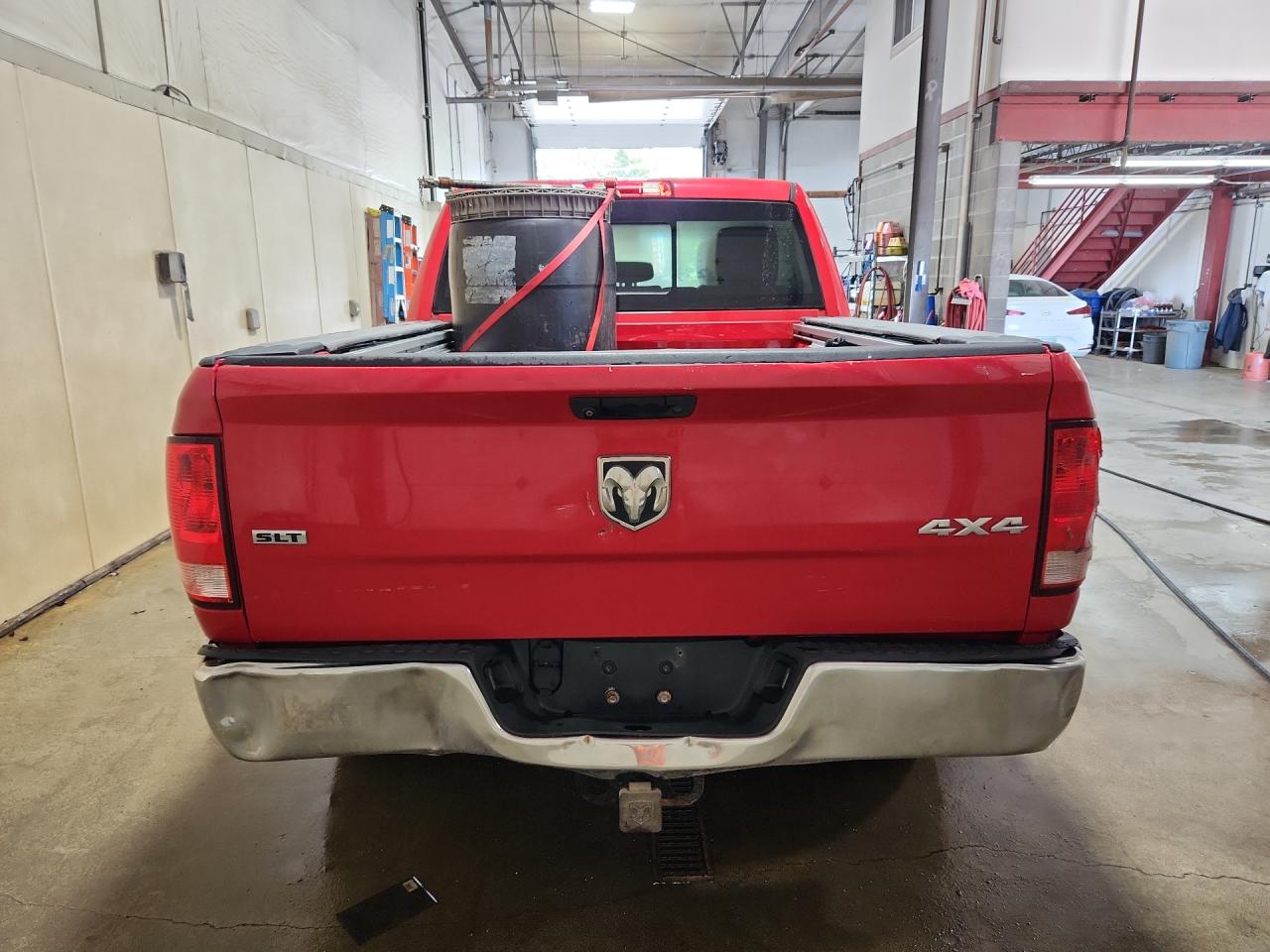 2014 Ram 1500 Slt Red vin: 1C6RR7LG8ES120520 Damage: Tailgate, Dent(S) W/No Paint Dmg, 1/8 To 1/2 Inch