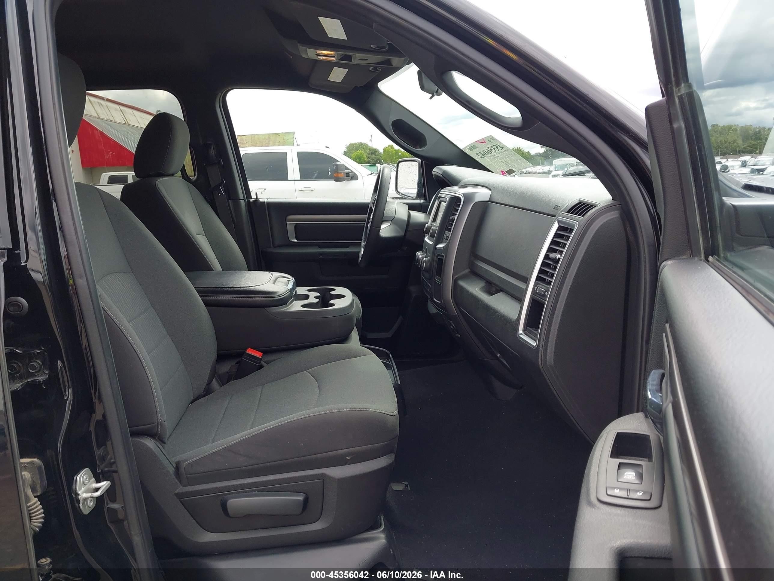 2024 Ram 1500 Classic Warlock  4x4 5'7 Box Черный vin: 1C6RR7LGXRS157753