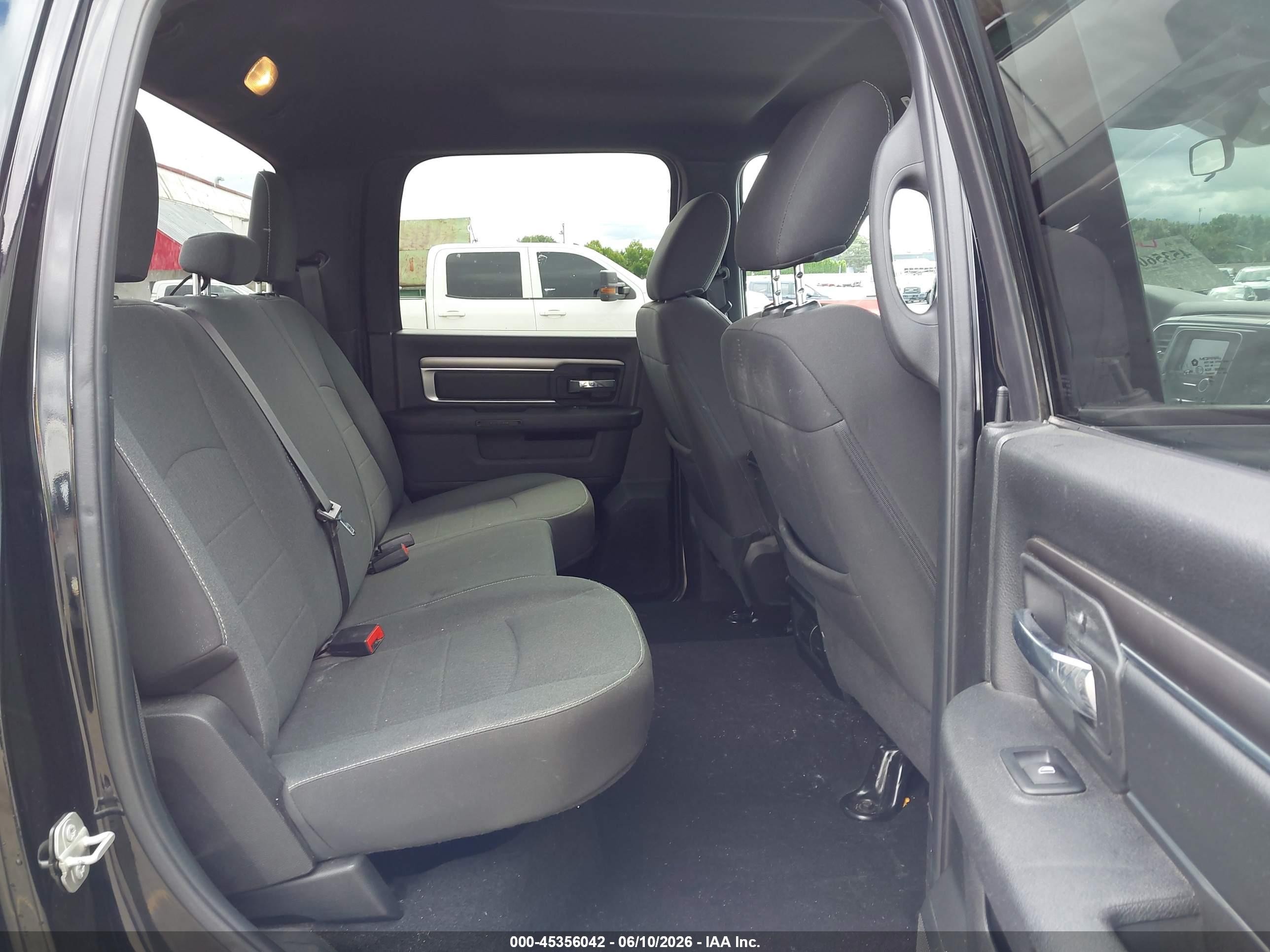 2024 Ram 1500 Classic Warlock  4x4 5'7 Box Черный vin: 1C6RR7LGXRS157753
